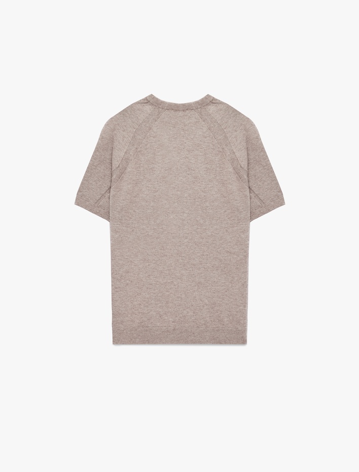  Regular Fit Viskon Karışımlı Örgü Detaylı Bisiklet Yaka Kısa Kollu Triko Tişört