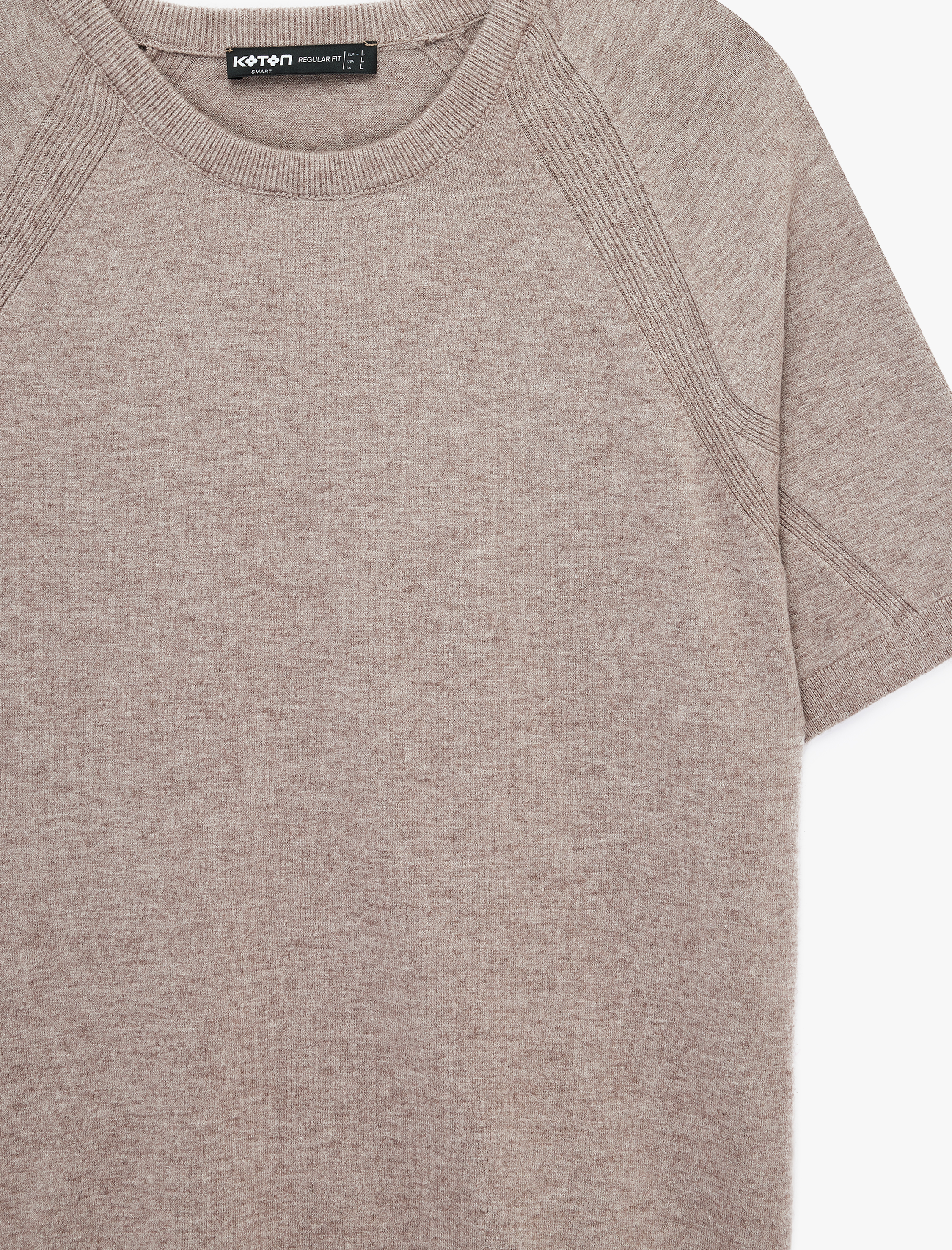   Regular Fit Viskon Karışımlı Örgü Detaylı Bisiklet Yaka Kısa Kollu Triko Tişört