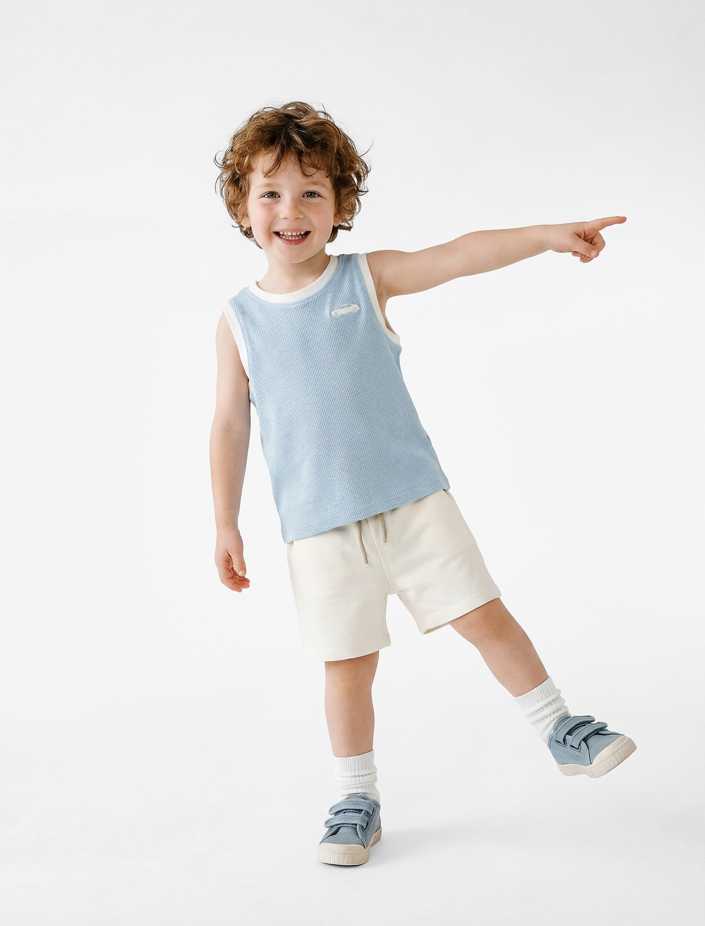  Erkek Bebek Bisiklet Yaka Kolsuz Araba Nakış Detaylı Pamuklu Atlet