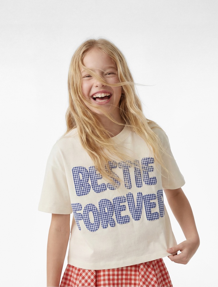 Kız Çocuk Pamuklu Pötikare Aplike Detaylı Kısa Kollu Bisiklet Yaka Tişört