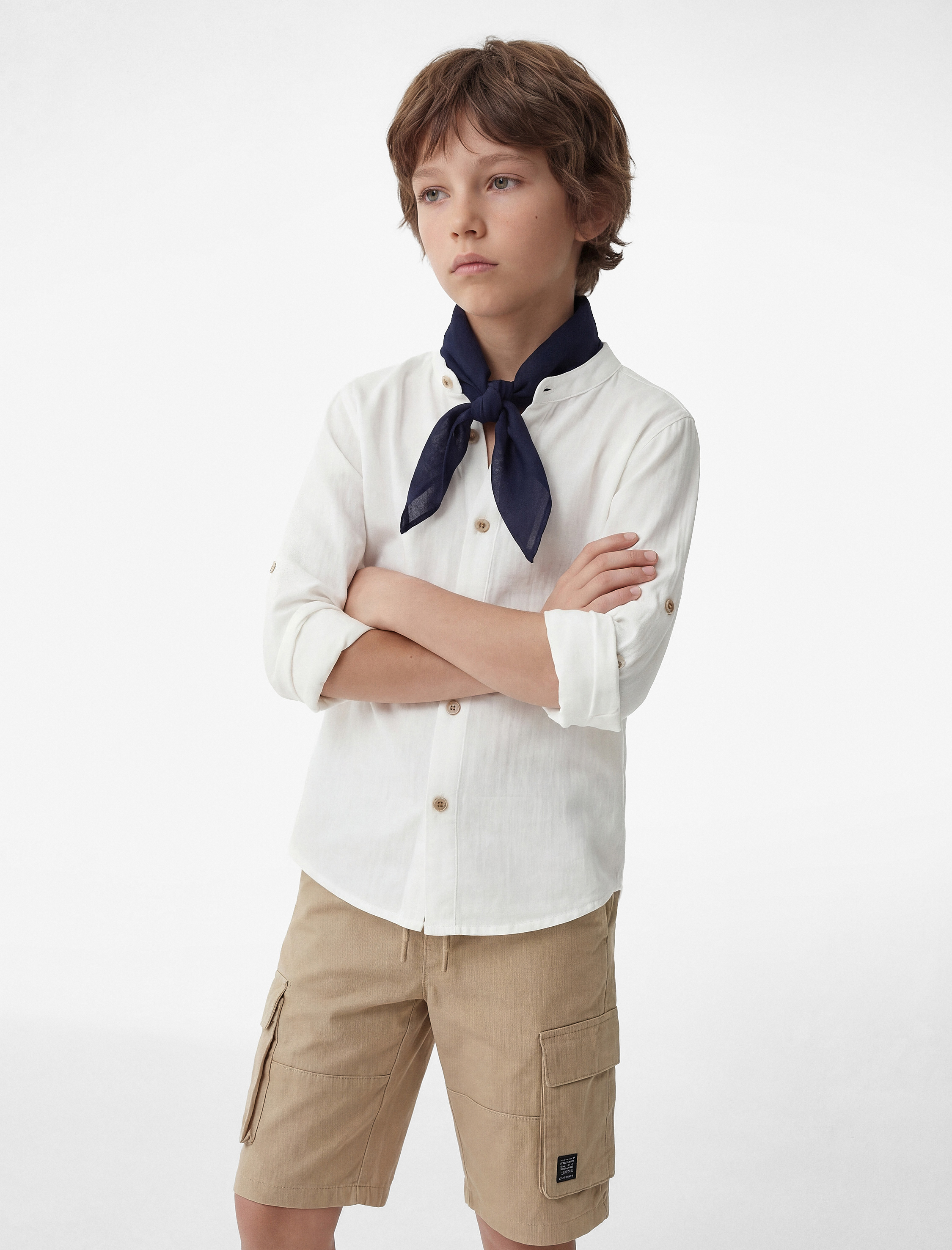  Erkek Çocuk Pamuklu Uzun Kollu Düğmeli Müslin Hakim Yaka Gömlek