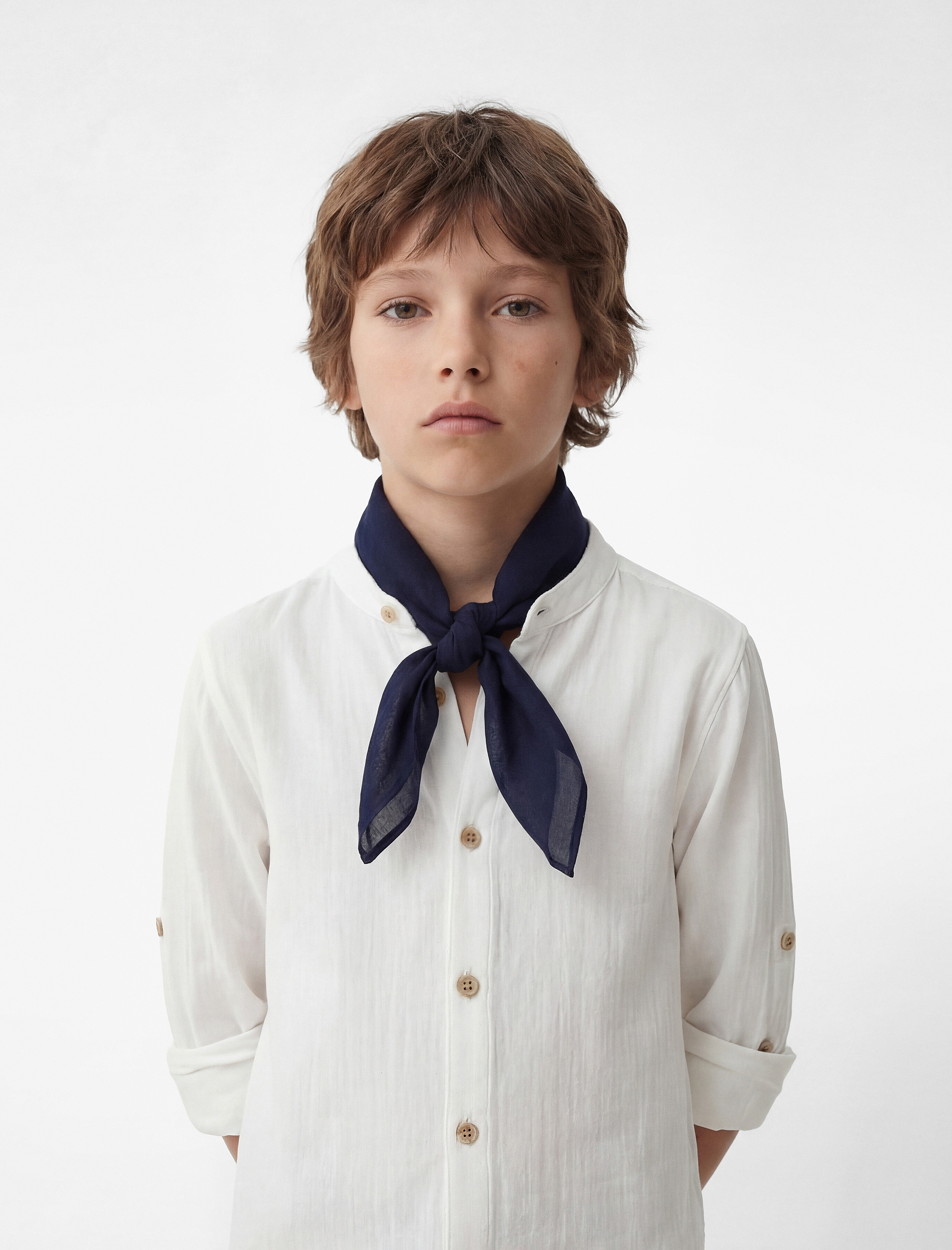  Erkek Çocuk Pamuklu Uzun Kollu Düğmeli Müslin Hakim Yaka Gömlek