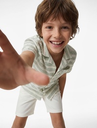 Pamuklu Cepli Kısa Kollu Devrik Yaka Çizgili Gömlek