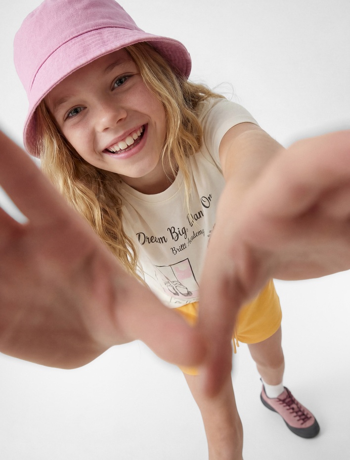 Kız Çocuk Pamuklu Kısa Kollu Bisiklet Yaka Balerin Baskılı Tişört