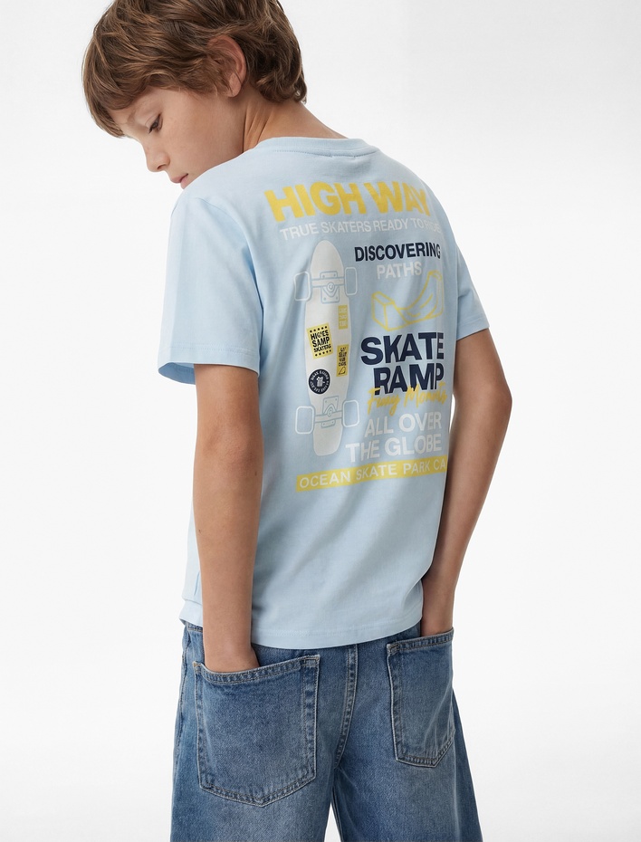 Erkek Çocuk Pamuklu Kısa Kollu Bisiklet Yaka Kaykay Temalı Arkası Baskılı Tişört