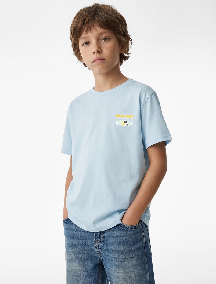 Erkek Çocuk Pamuklu Kısa Kollu Bisiklet Yaka Kaykay Temalı Arkası Baskılı Tişört