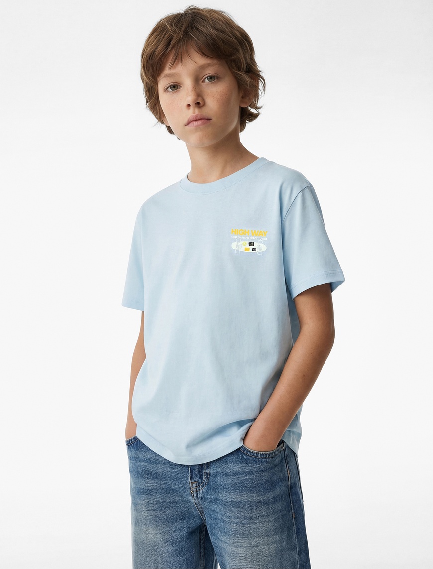 Koton Pamuklu Kısa Kollu Bisiklet Yaka Kaykay Temalı Arkası Baskılı T-Shirt