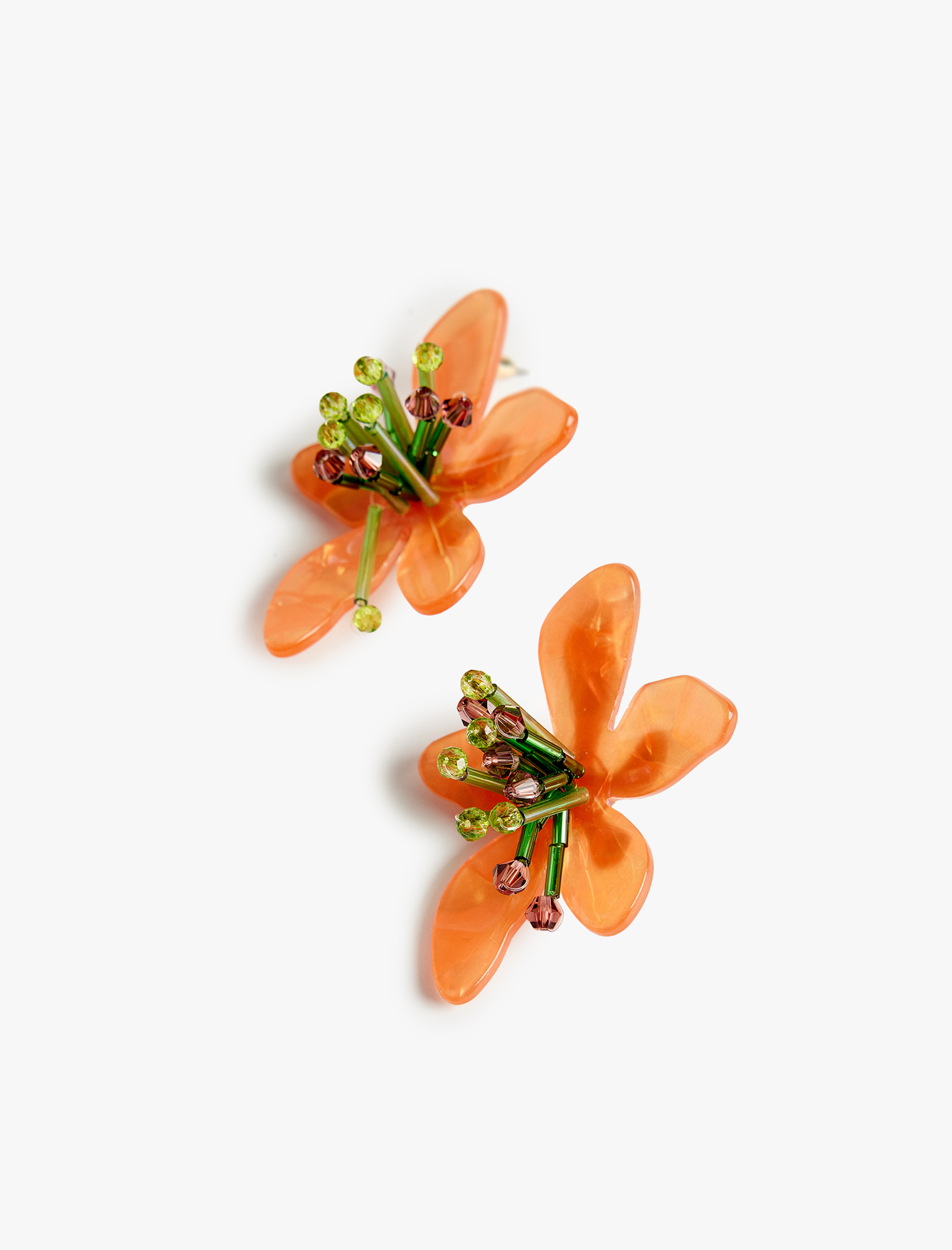  Kadın Çok Renkli Boncuk Detaylı Büyük Boy Çiçek Küpe