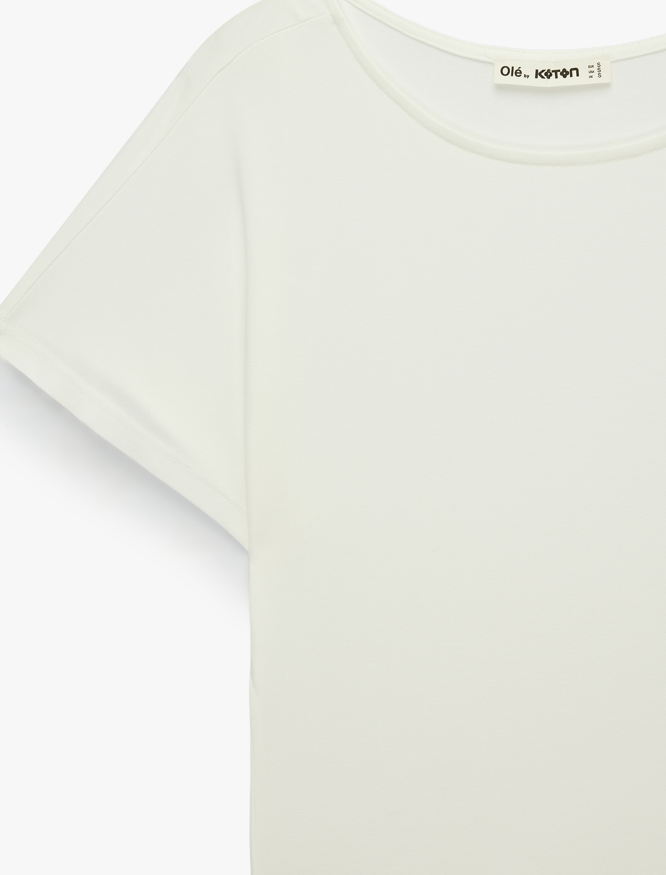   Regular Fit Omzu Açık Kısa Kollu Viskon Tişört