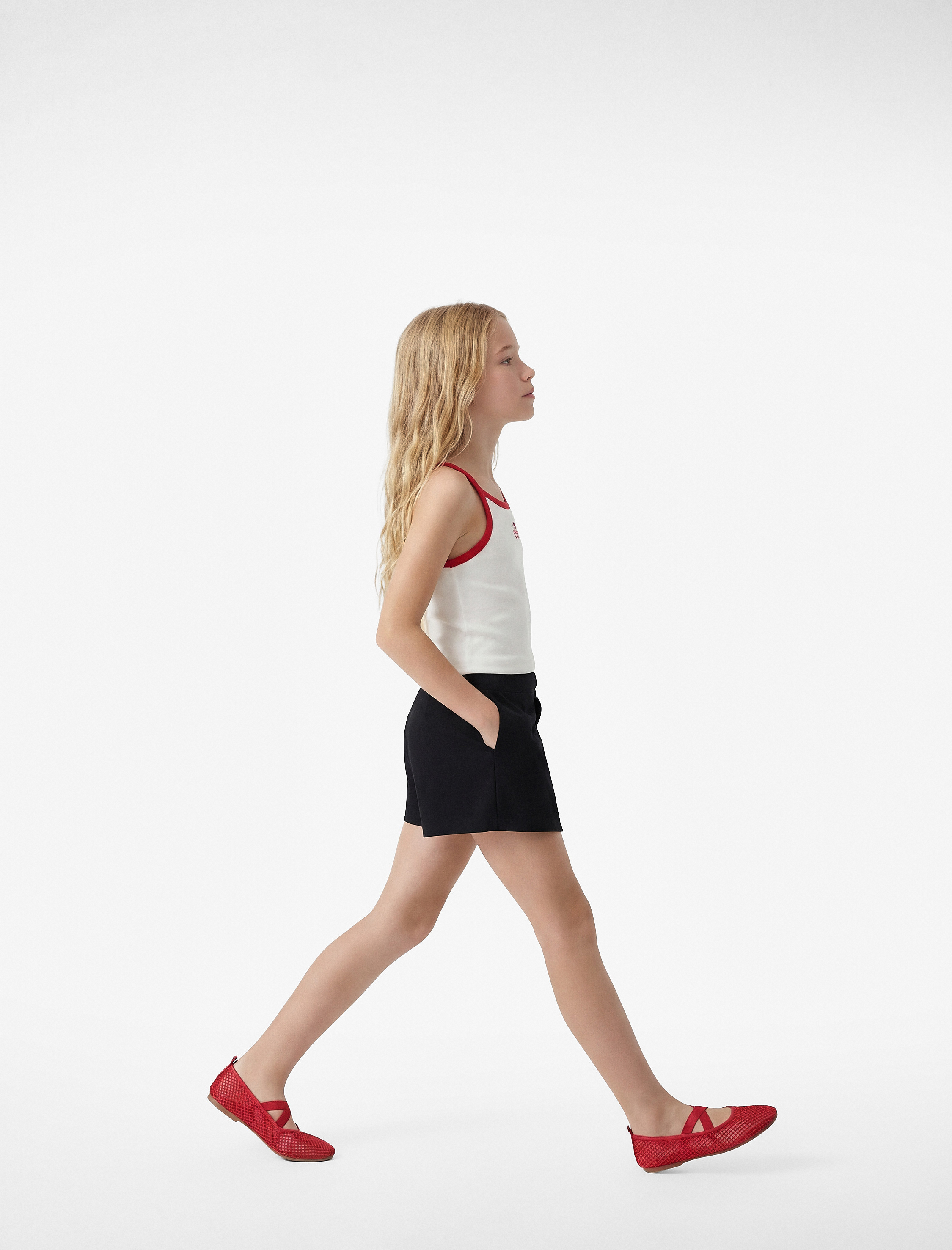  Kız Çocuk Pamuklu İnce Askılı Kiraz Nakışlı Atlet