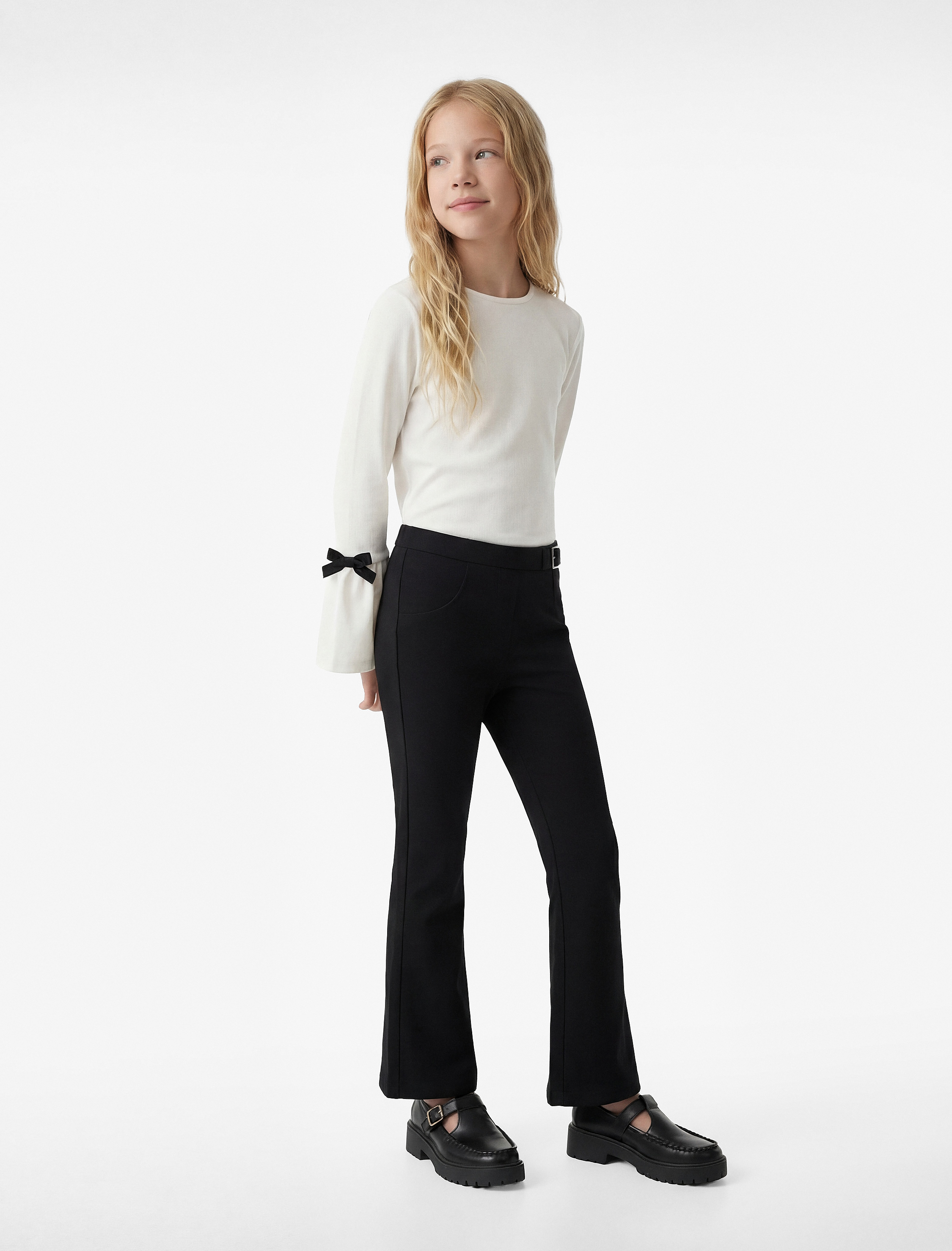 Uzun Kollu Bisiklet Yaka Bürümcük Fiyonklu Bluz - Görsel 2