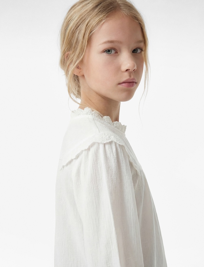 Kız Çocuk Dik Yaka Fırfır Detaylı Büzgülü Uzun Kollu Bluz