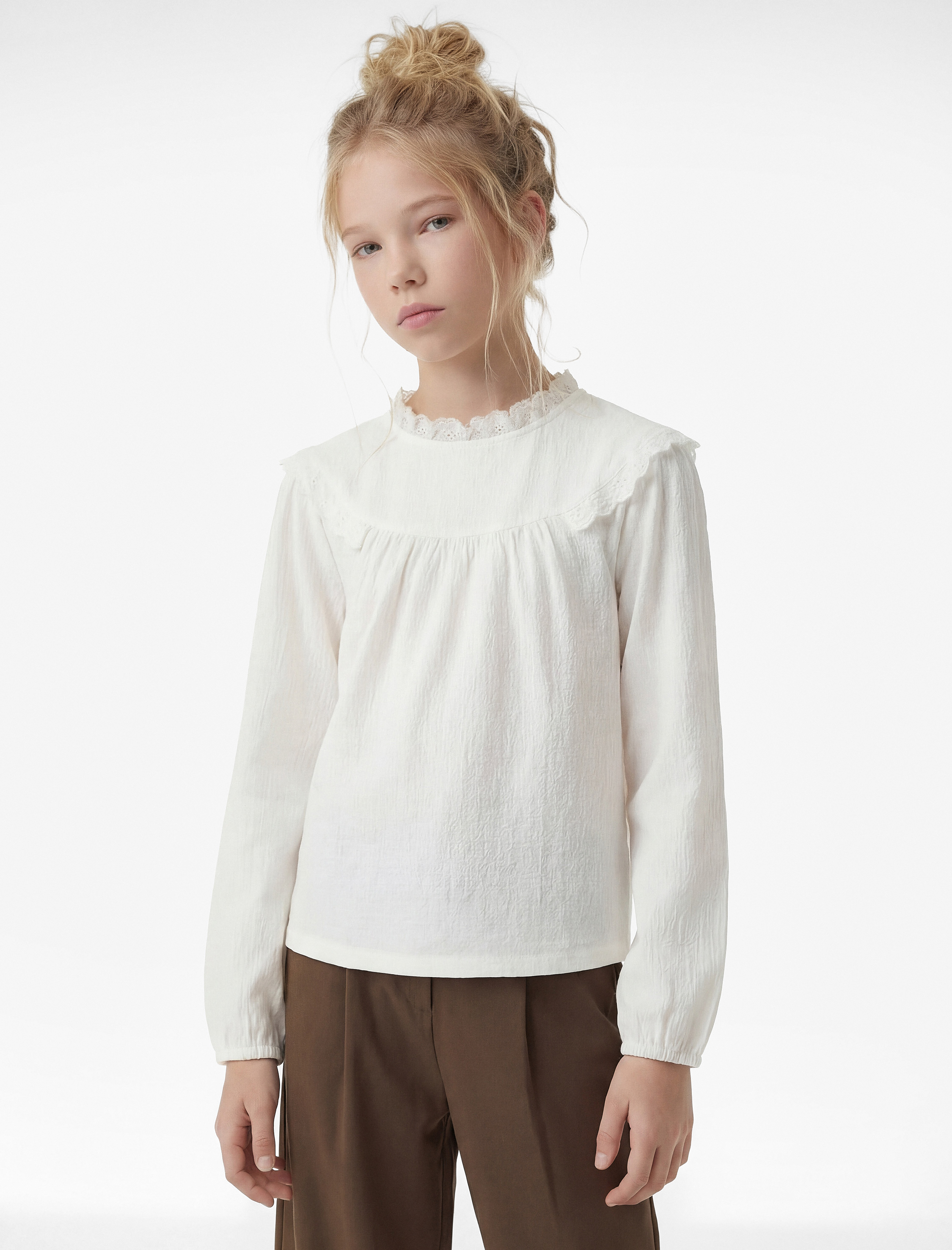 Dik Yaka Fırfır Detaylı Büzgülü Uzun Kollu Bluz - Görsel 3