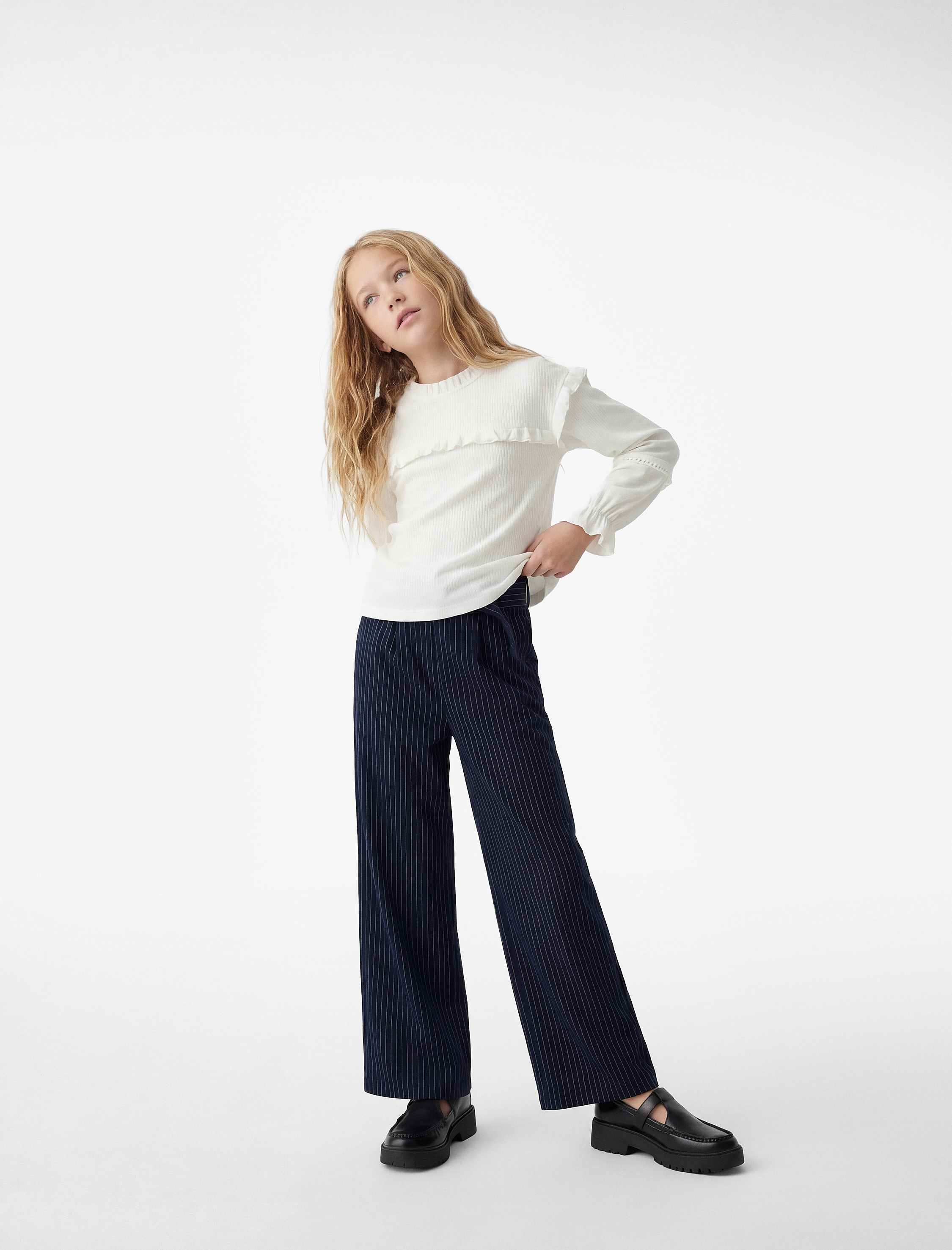  Kız Çocuk Fırfır Detaylı Uzun Kollu Bisiklet Yaka Bluz