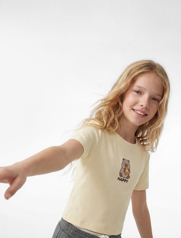 Kız Çocuk Pamuklu Bisiklet Yaka Kısa Kollu Nakış Detaylı Crop Tişört