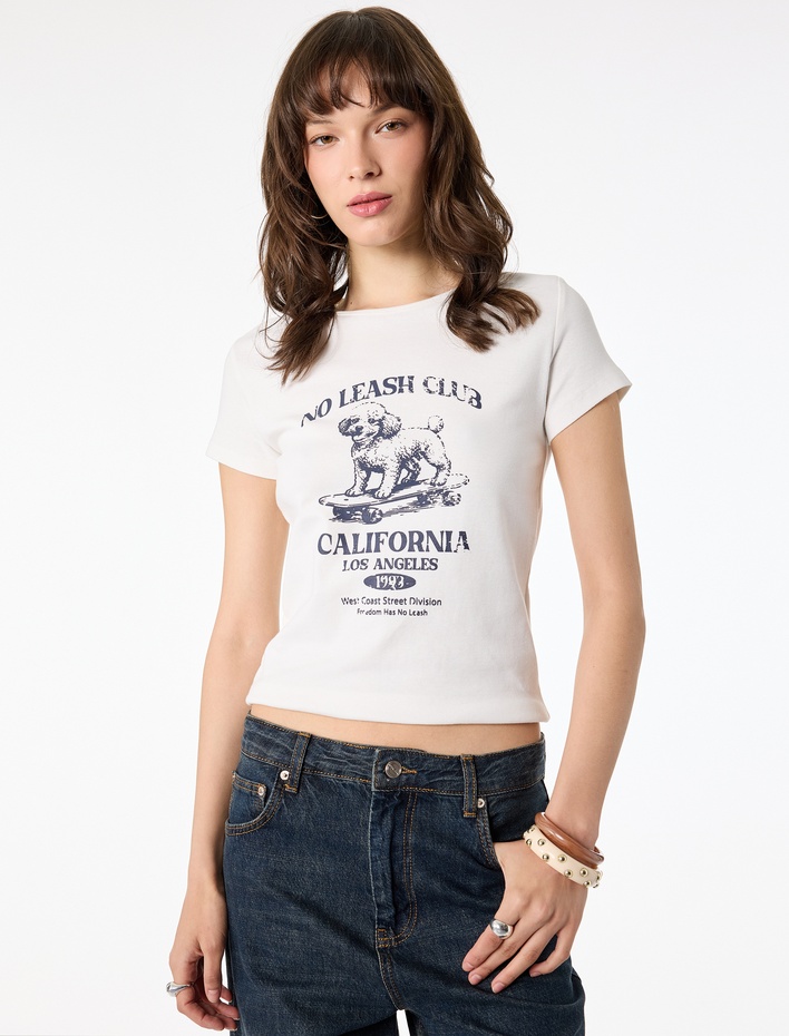  Pamuklu Slim Fit Bisiklet Yaka Kısa Kollu Köpek Baskılı Tişört