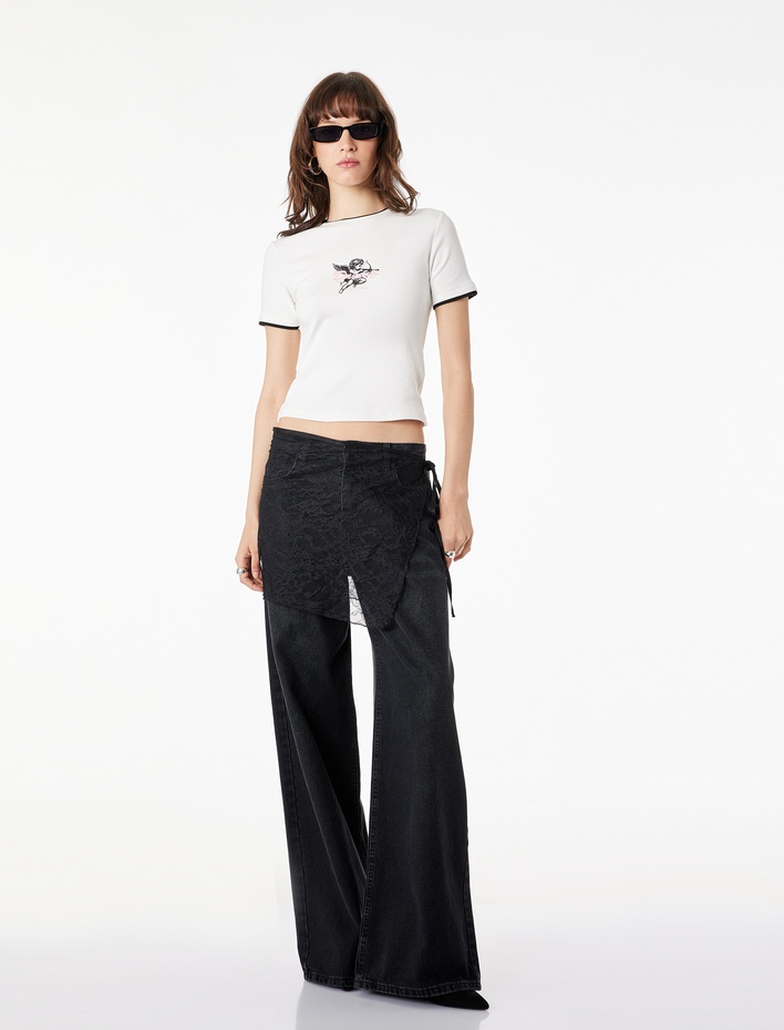  Slim Fit Biyeli Kısa Kollu Bisiklet Yaka Melek Baskılı Tişört