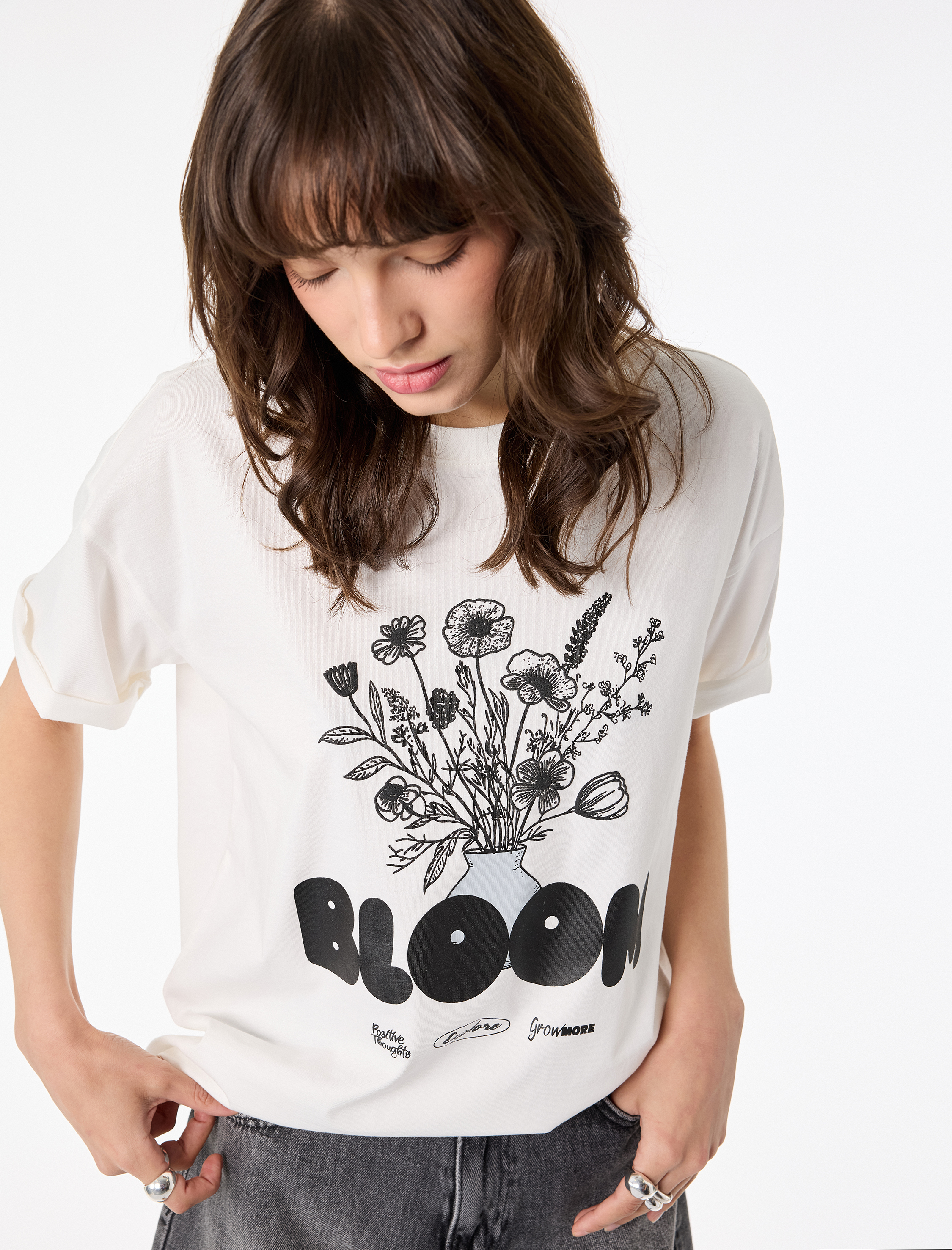 Regular Fit Kısa Kollu Bisiklet Yaka Çiçek Baskılı Pamuklu Tişört