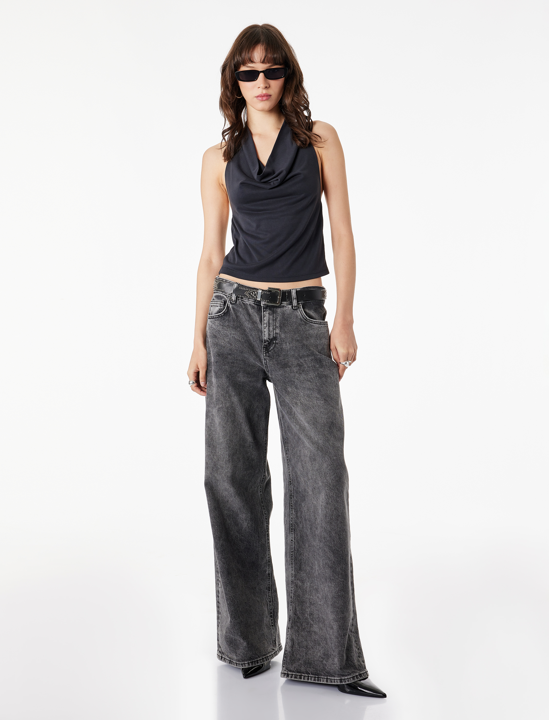   Slim Fit Modal Kumaş Kolsuz Sırtı Açık Degaje Yaka Bluz