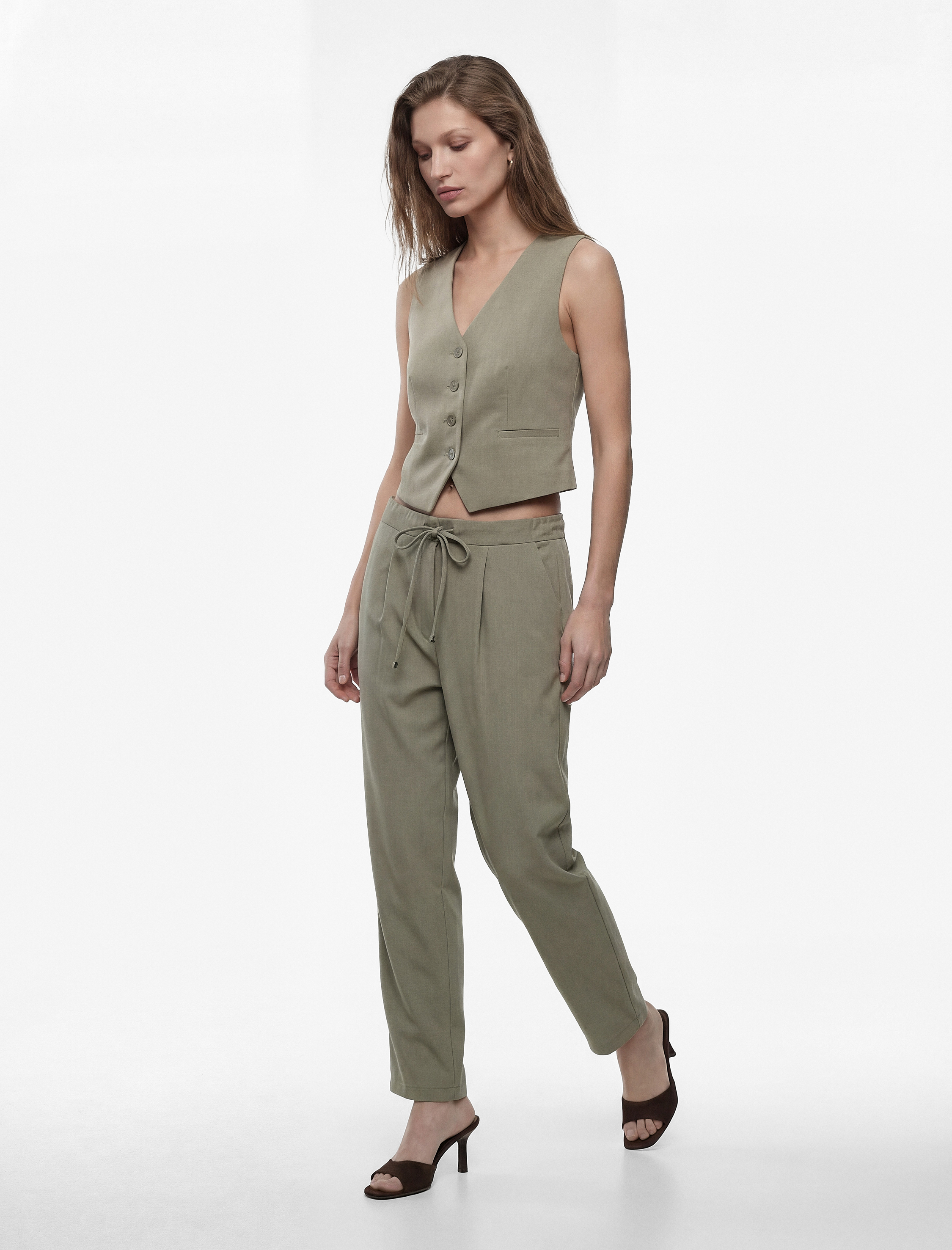 Rahat Kalıp Fiyonklu Bağcıklı Yüksek Bel Viskon Jogger Pantolon - Görsel 3