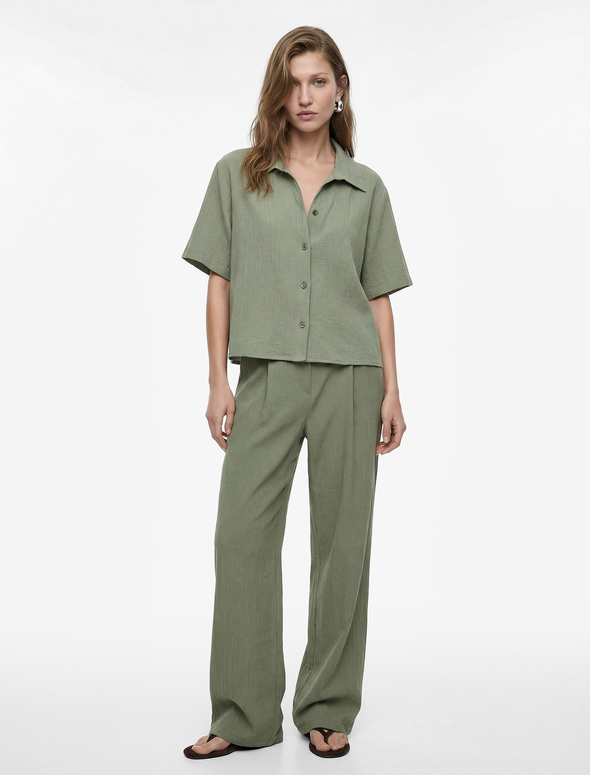 Viskon Cepli Pileli Dokulu Geniş Paça Pantolon