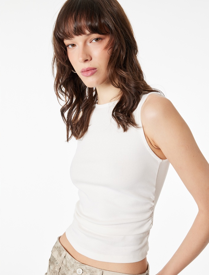  Slim Fit Pamuklu Kolsuz Bisiklet Yaka Drapeli Bluz