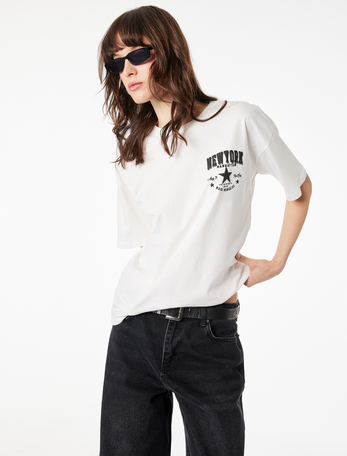  Rahat Kalıp Kısa Kollu Bisiklet Yaka Arkası Baskılı Tişört