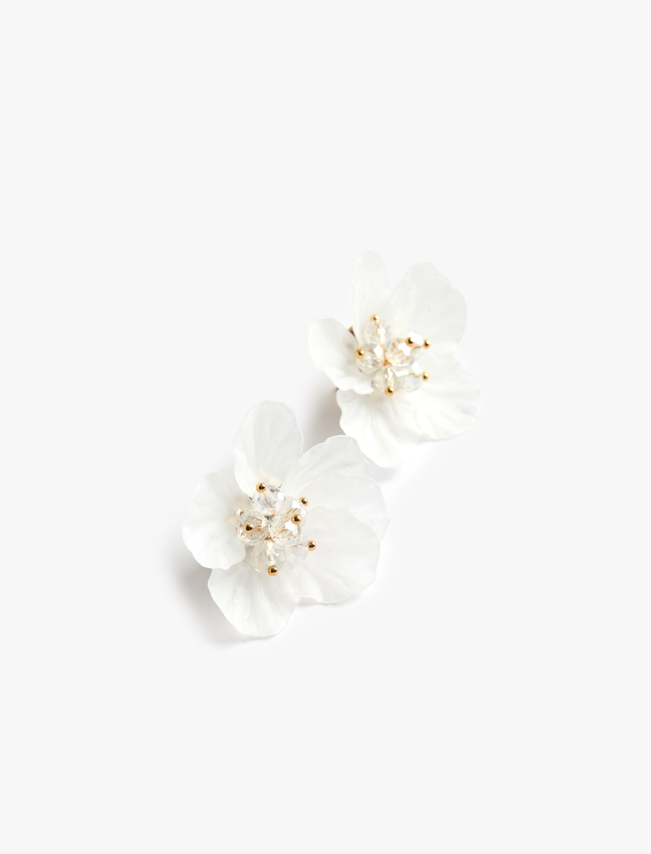  Kadın Boncuk Detaylı Çelik Karışımlı Çiçek Küpe