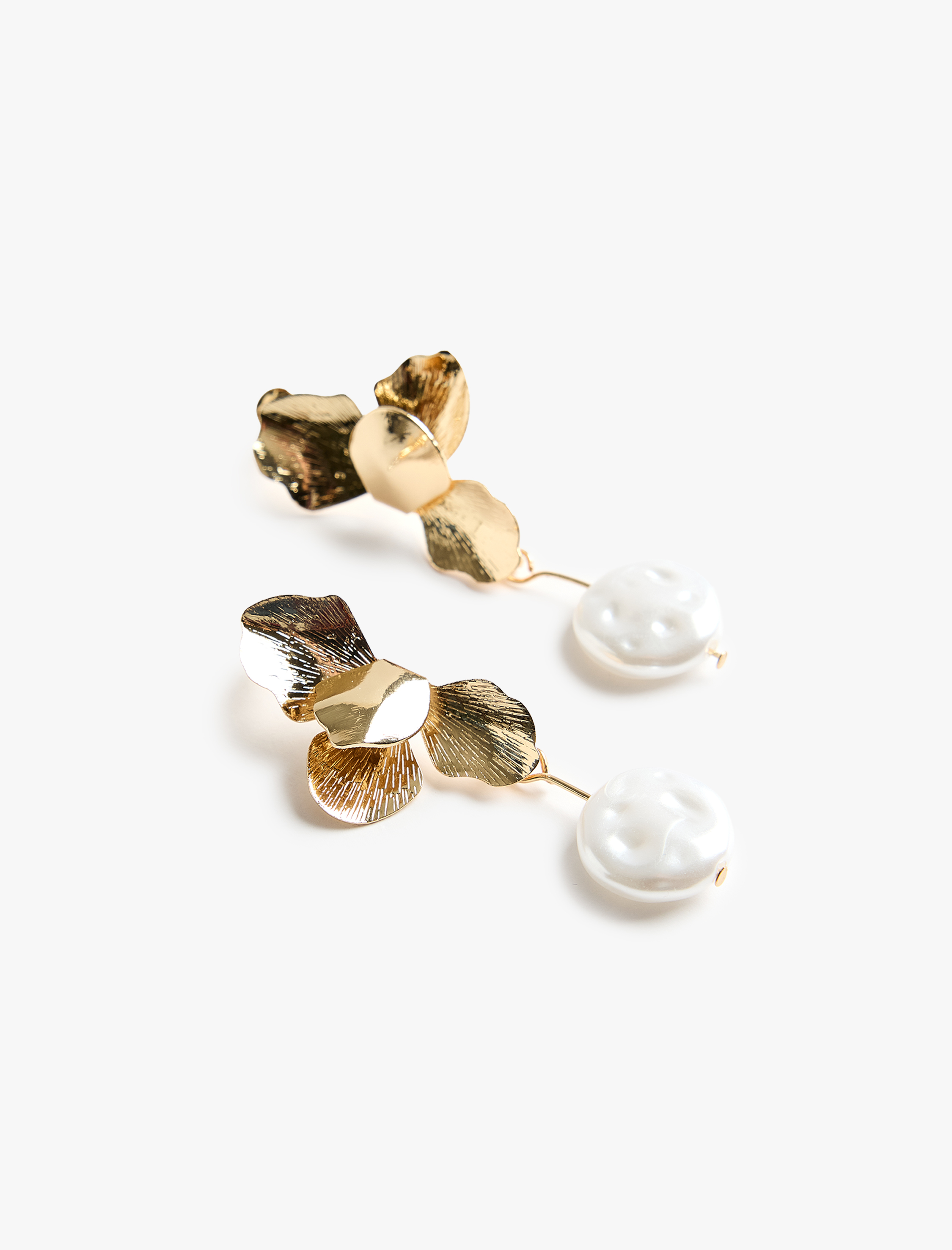  Kadın Sallantılı İncili Çiçekli Küpe