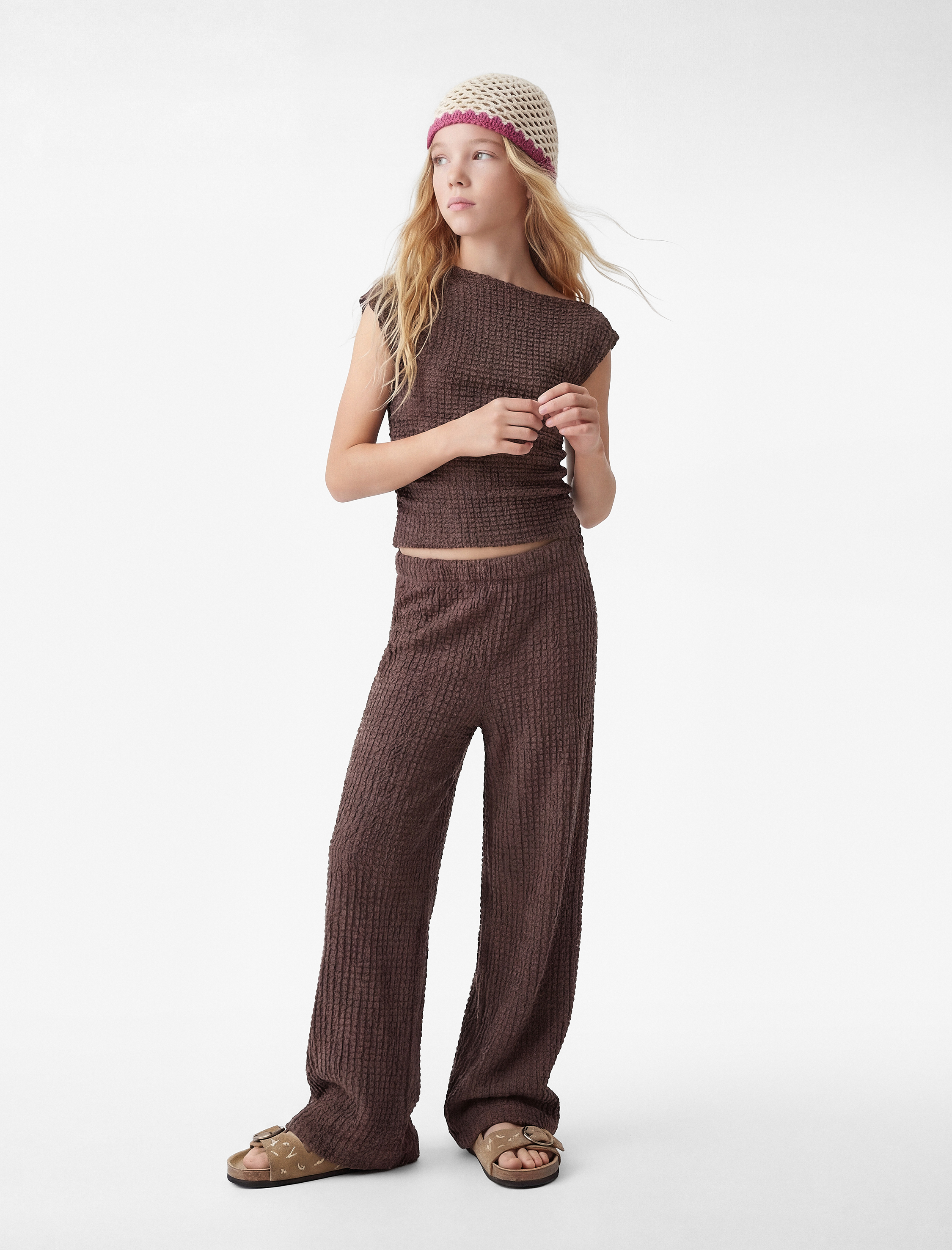  Kız Çocuk Beli Lastikli Dokulu Geniş Paça Pantolon