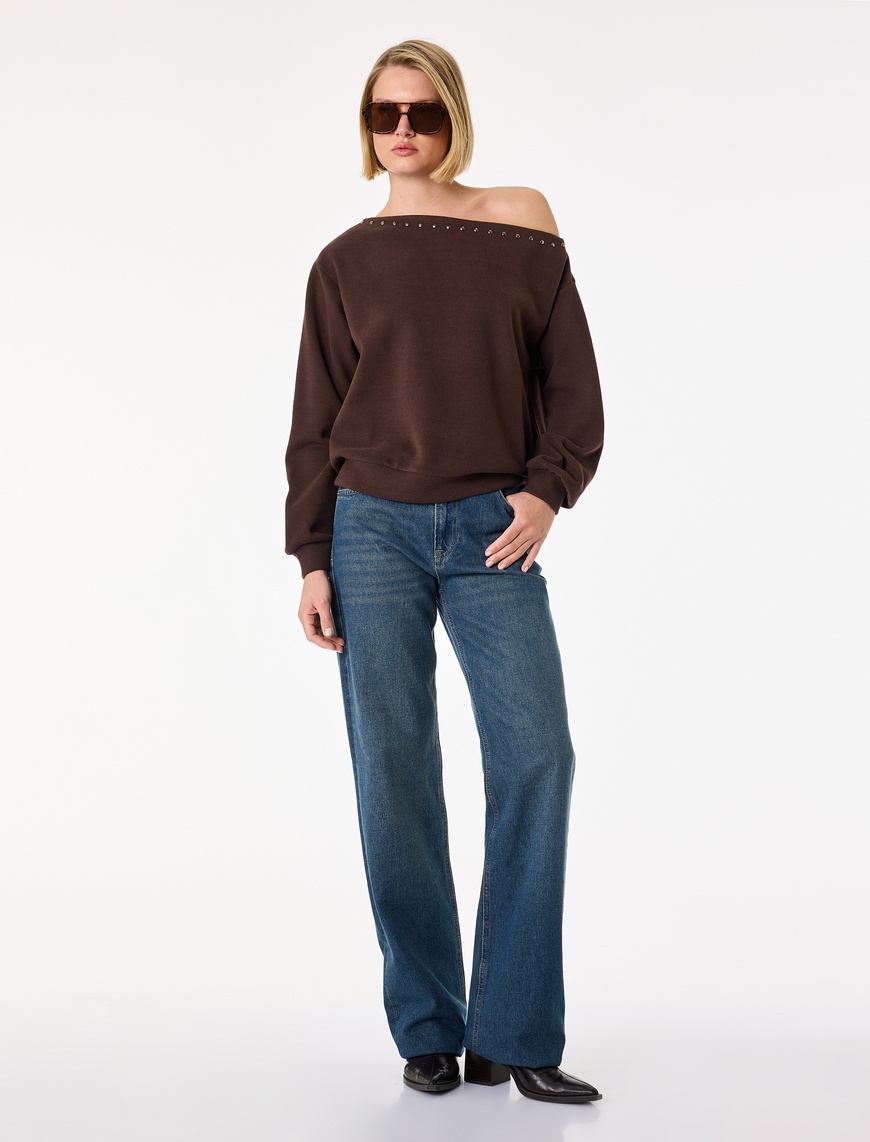 Koton Kadın Uzun Kollu Zımba Detaylı Asimetrik Kesim Omzu Açık Sweatshirt