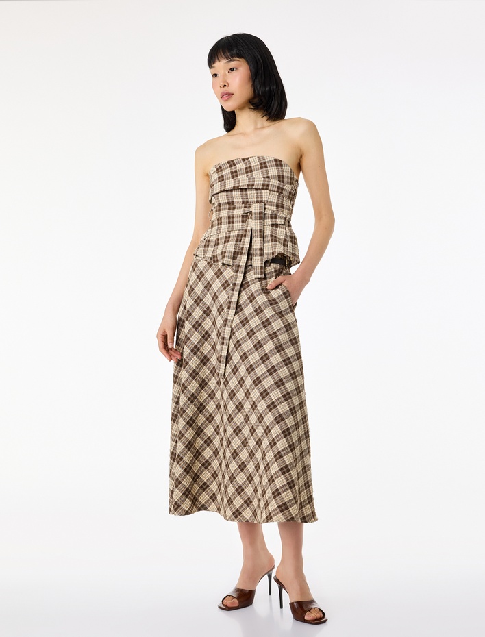  Slim Fit Arkası Gipeli Fiyonk Detaylı Ekose Straplez Crop Bluz