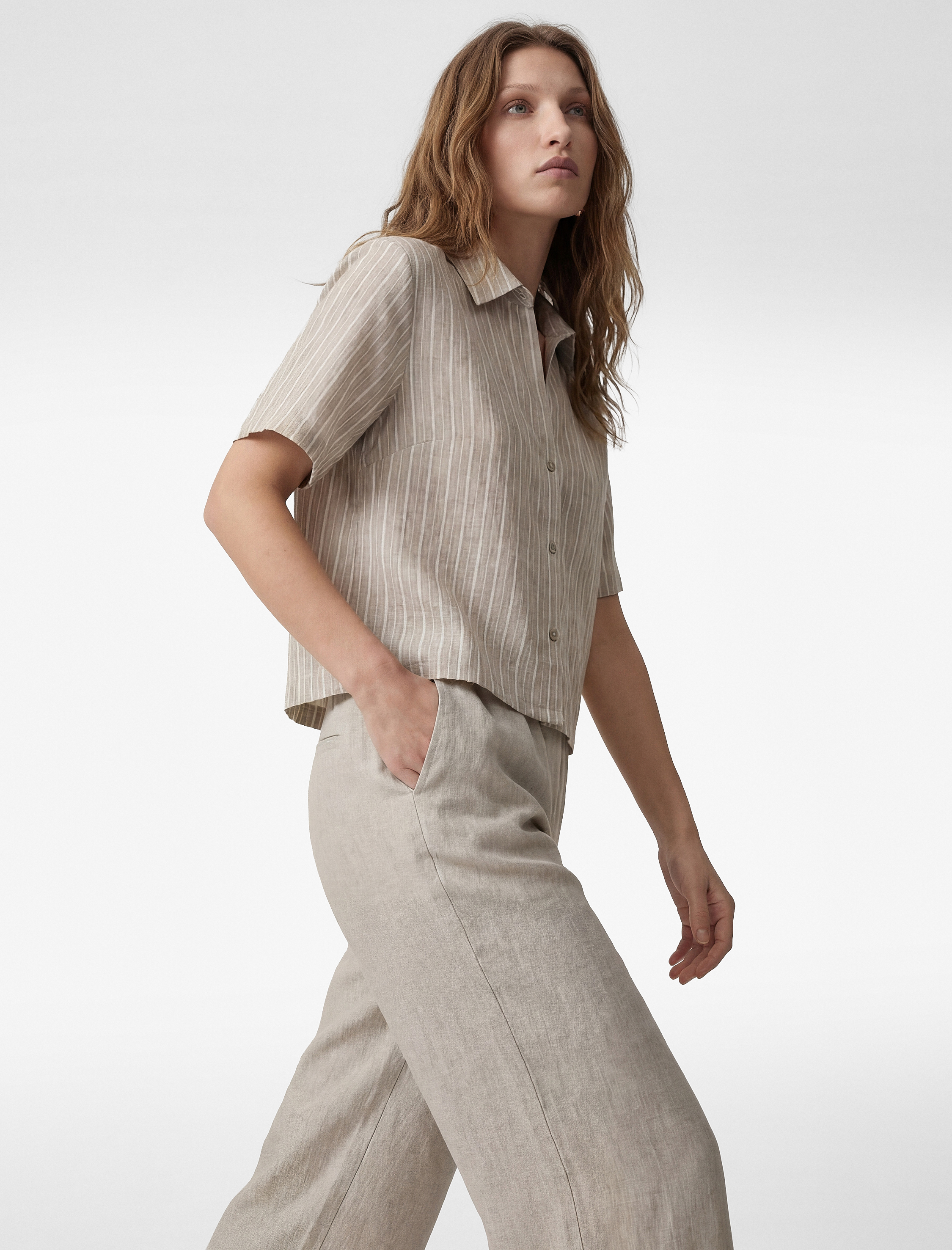 Regular Fit Kaçık Yaka Kısa Kollu Crop Gömlek - Görsel 2