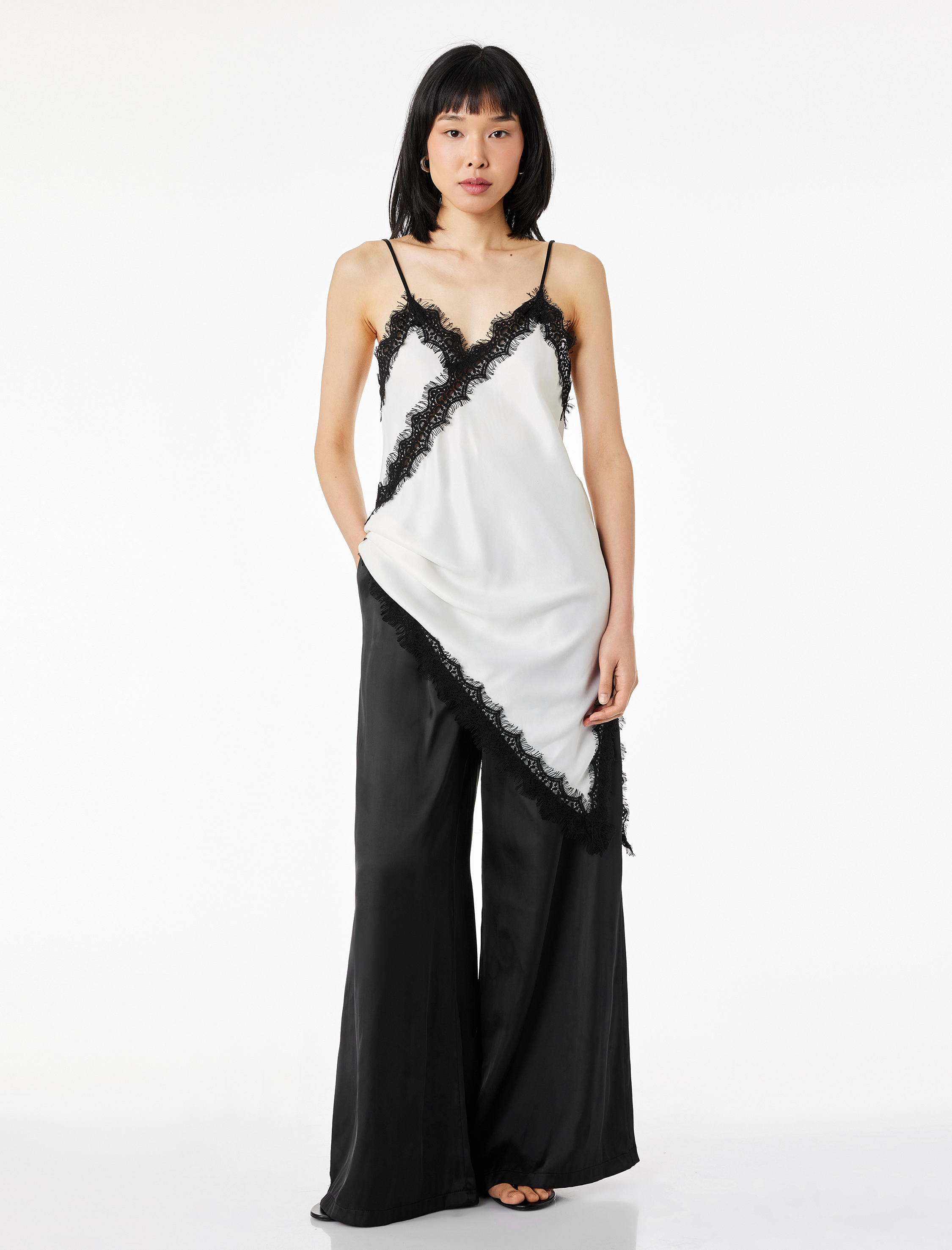 Cep Detaylı Pileli Saten Geniş Paça Pantolon - Görsel 2