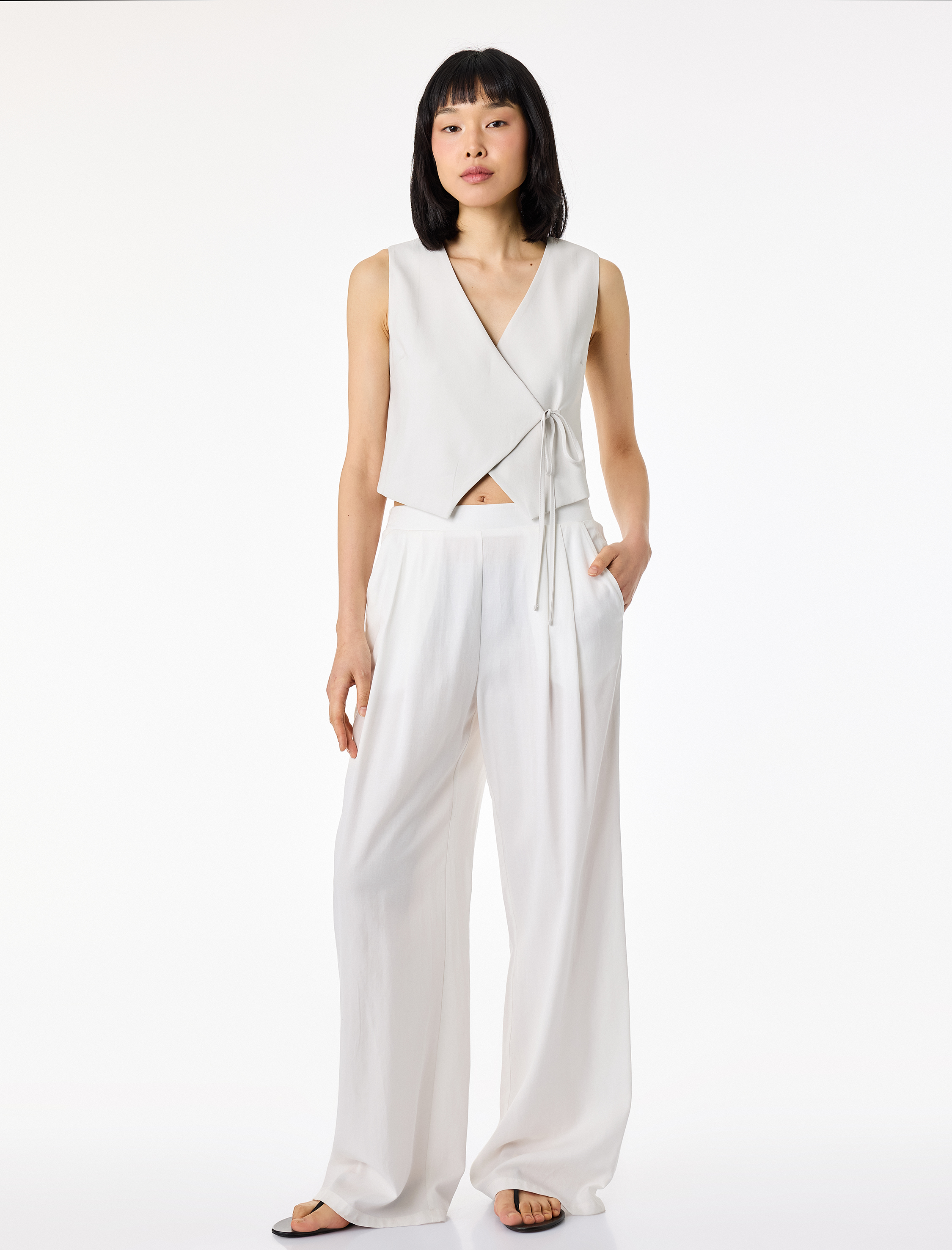   Viskon Kumaş Slim Fit Bağlama Detaylı Asimetrik Kruvaze Yelek