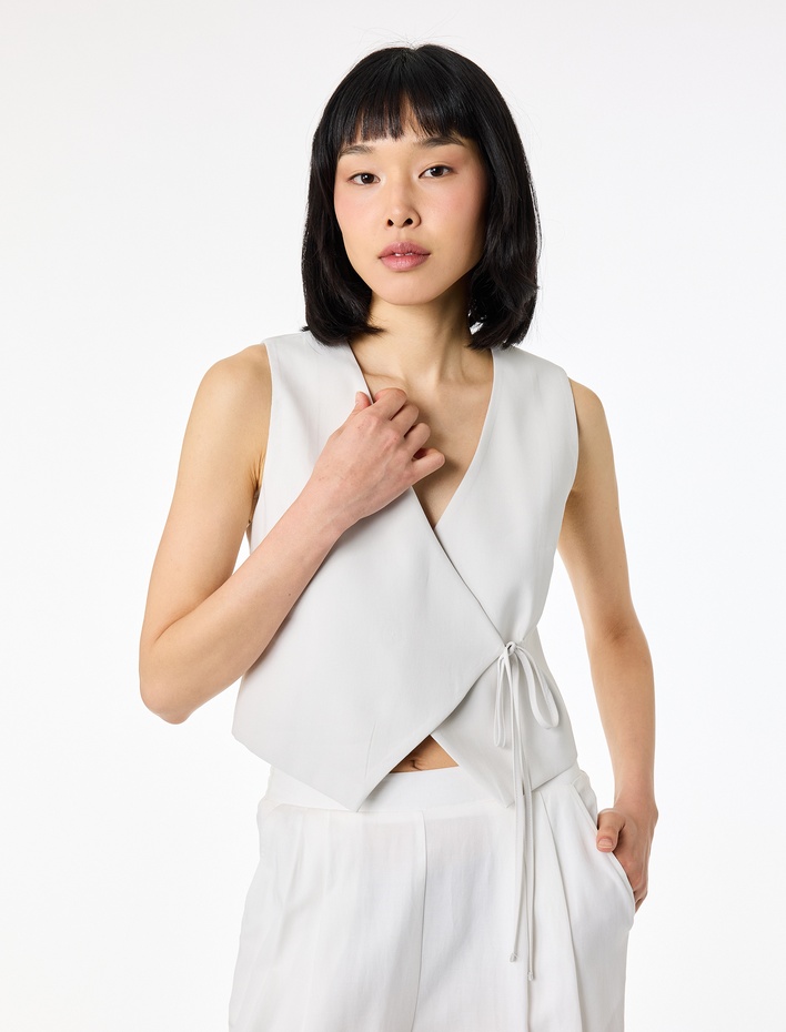  Viskon Kumaş Slim Fit Bağlama Detaylı Asimetrik Kruvaze Yelek