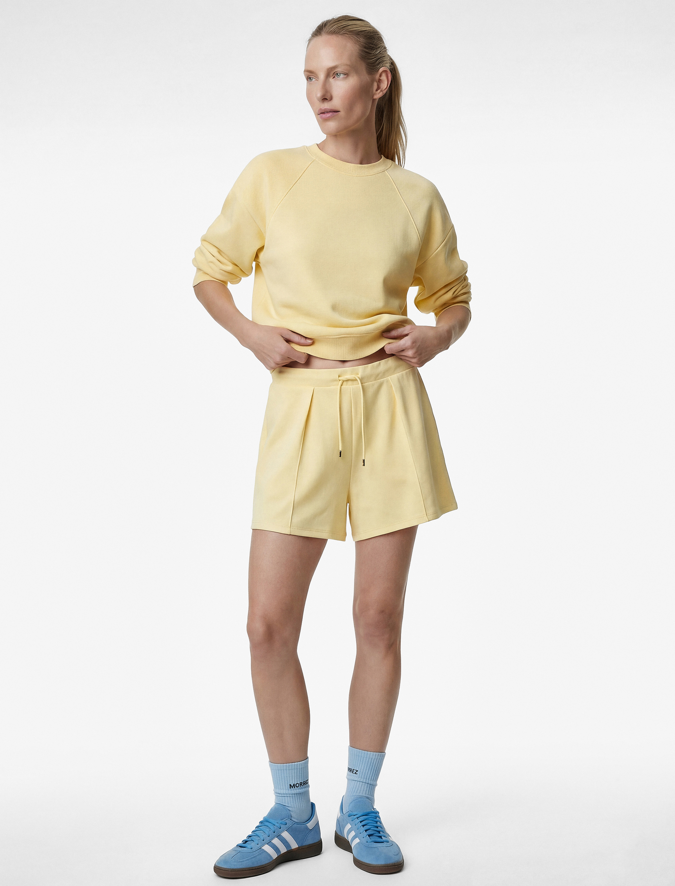   Beli Bağcıklı Mini Şort