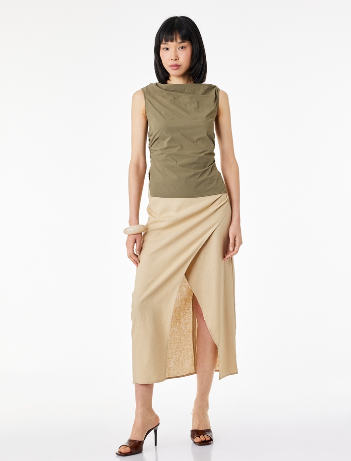  Drapeli Asimetrik Yırtmaç Detaylı Kruvaze Kalem Midi Keten Etek