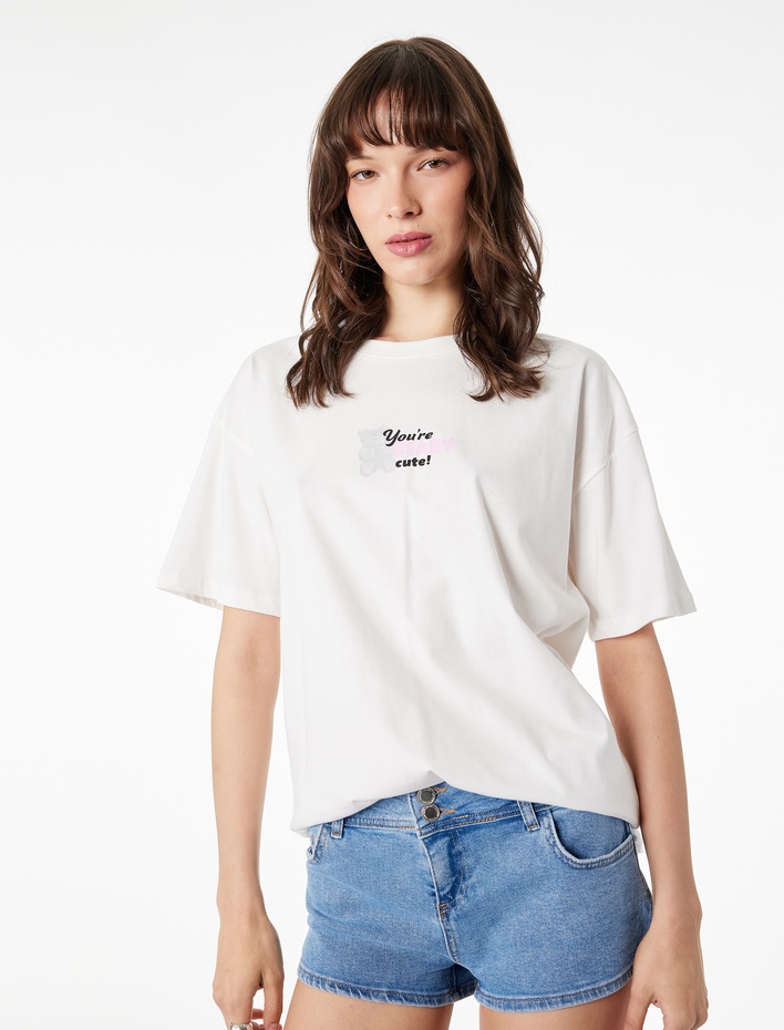  Rahat Kalıp Kısa Kollu Bisiklet Yaka Pamuklu Arkası Baskılı Tişört