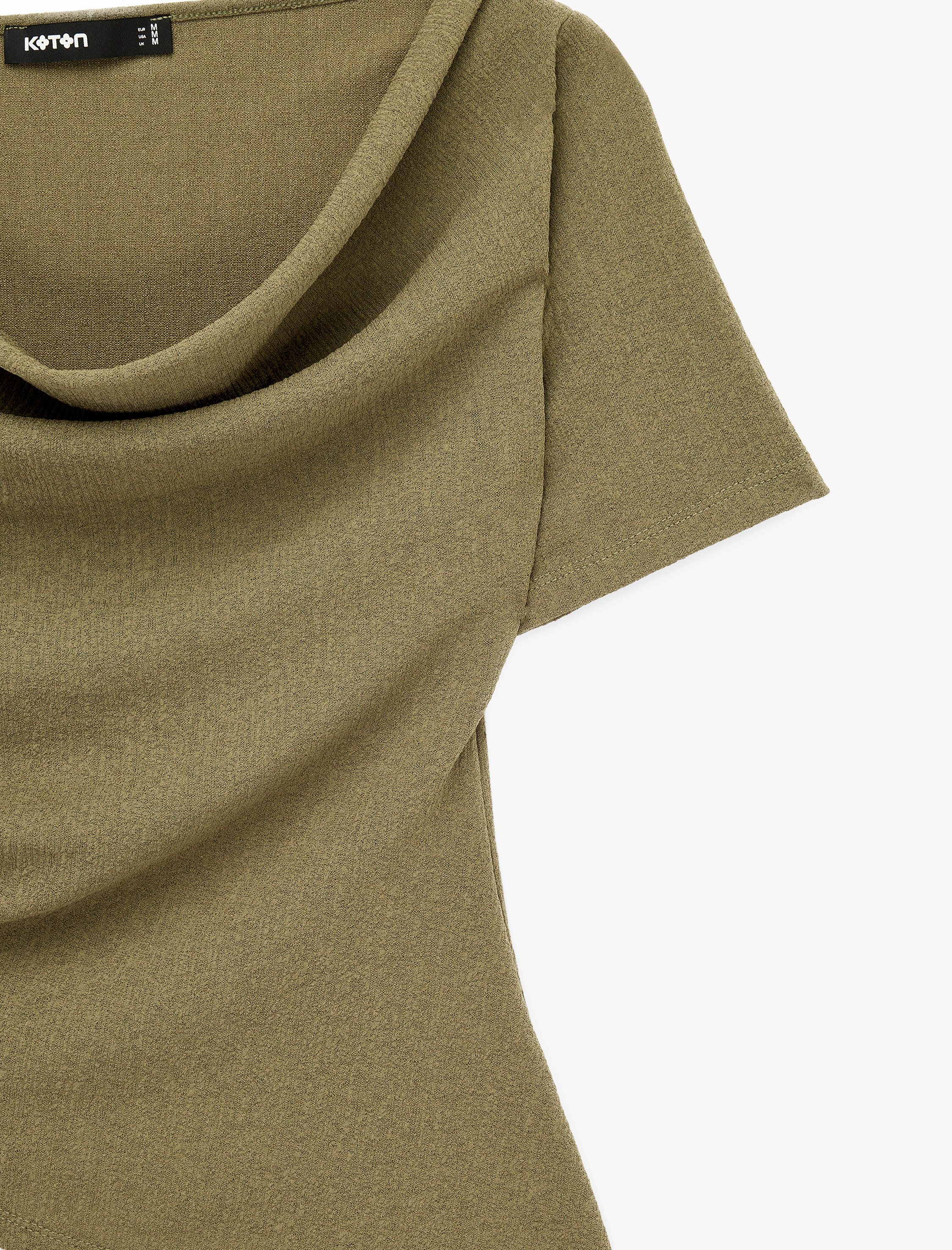 Krep Kumaş Slim Fit Kısa Kollu Degaje Yaka Asimetrik Tişört - Görsel 6