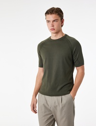 Regular Fit Viskon Karışımlı Örgü Detaylı Bisiklet Yaka Kısa Kollu Triko Tişört