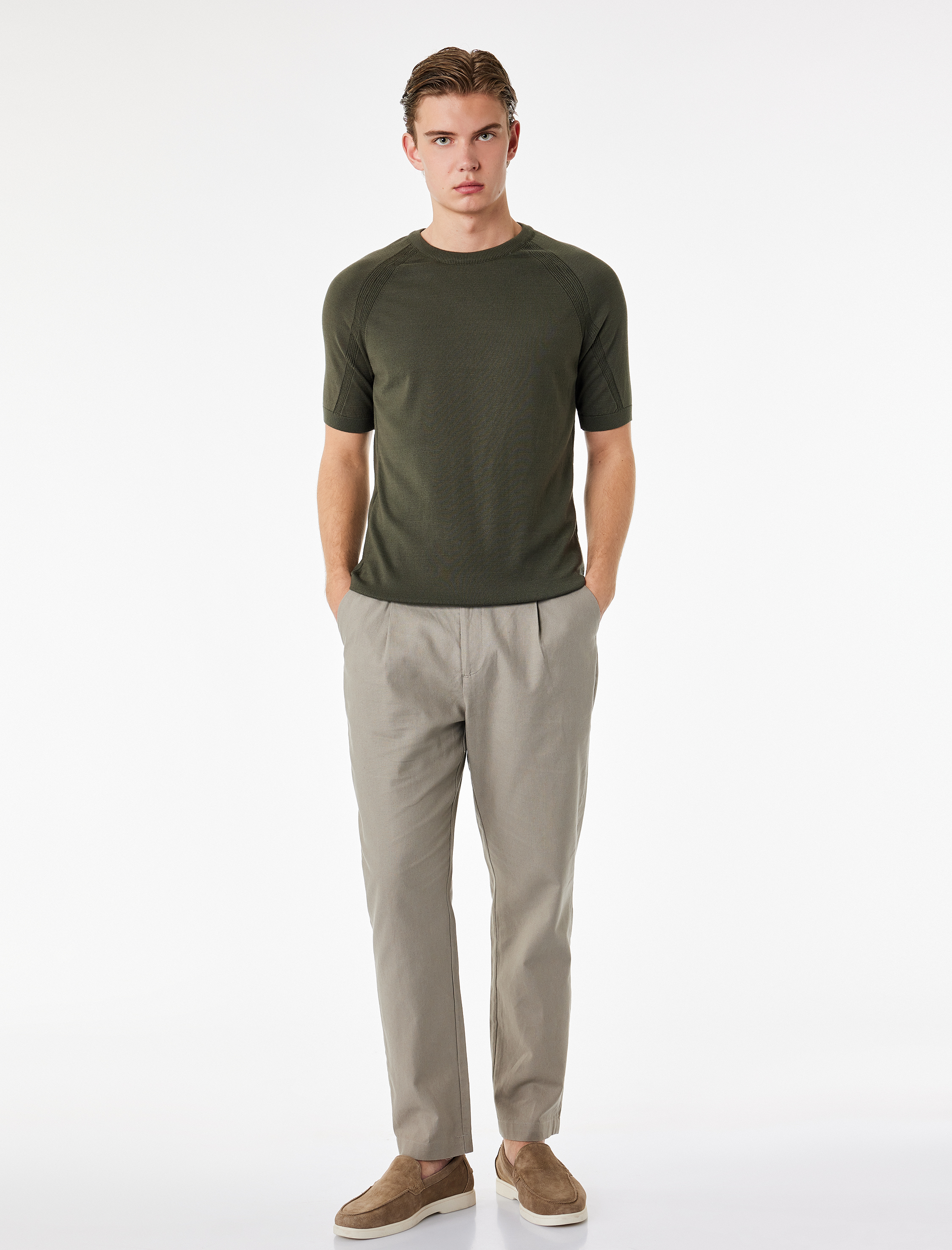   Regular Fit Viskon Karışımlı Örgü Detaylı Bisiklet Yaka Kısa Kollu Triko Tişört