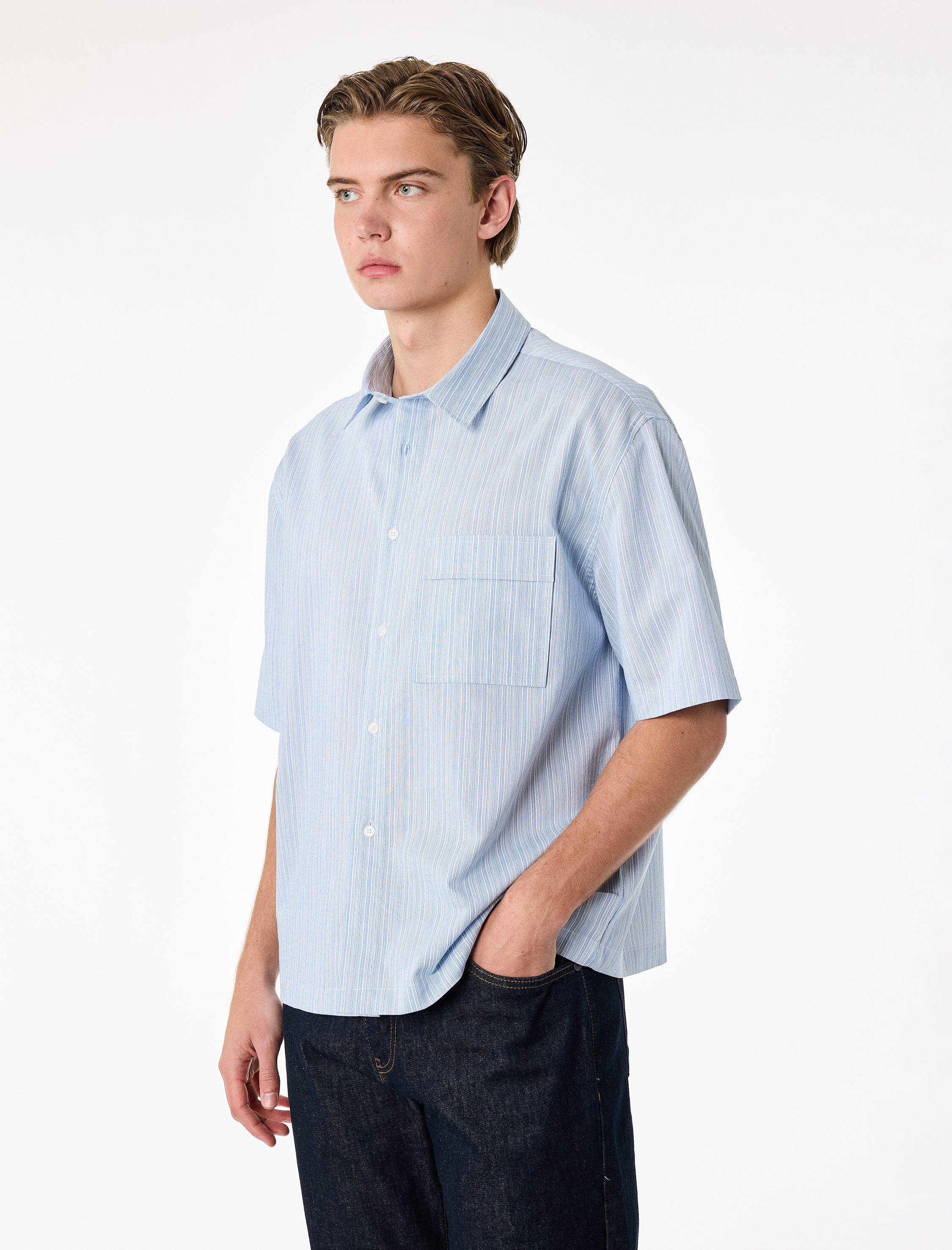 Klasik Yaka Pamuklu Cep Detaylı Poplin Rahat Kalıp Kısa Kollu Gömlek