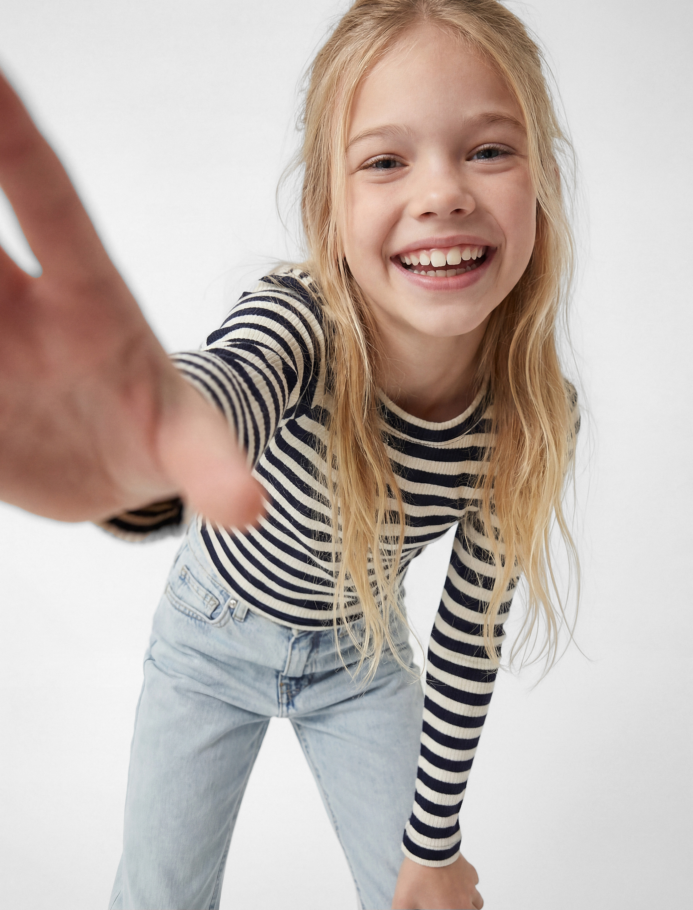  Kız Çocuk Pamuklu Uzun Kollu Bisiklet Yaka Slim Fit Çizgili Tişört