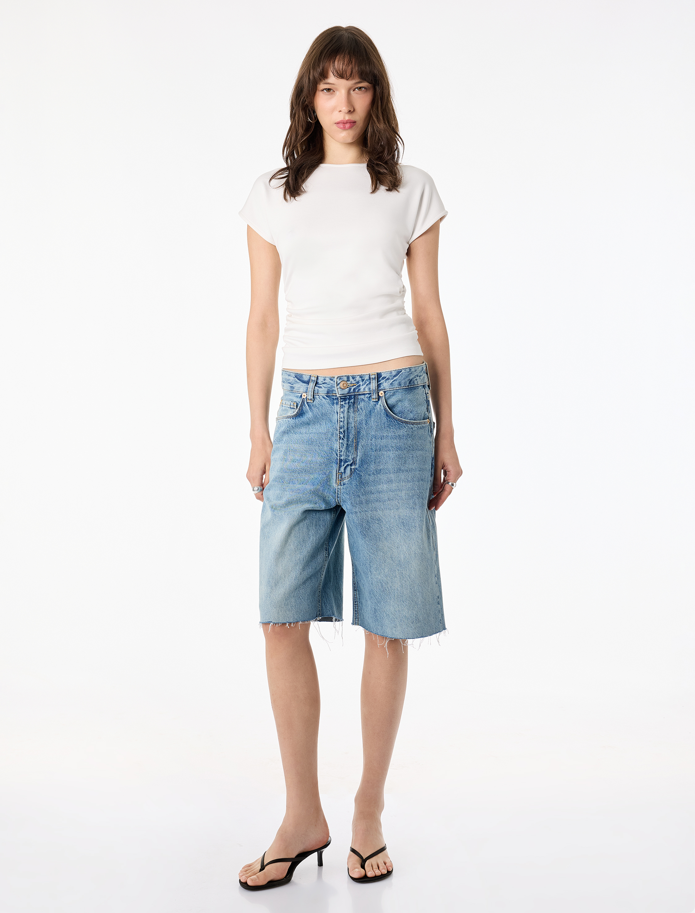 Slim Fit Kısa Kollu Bisiklet Yaka Büzgülü Tişört - Görsel 2