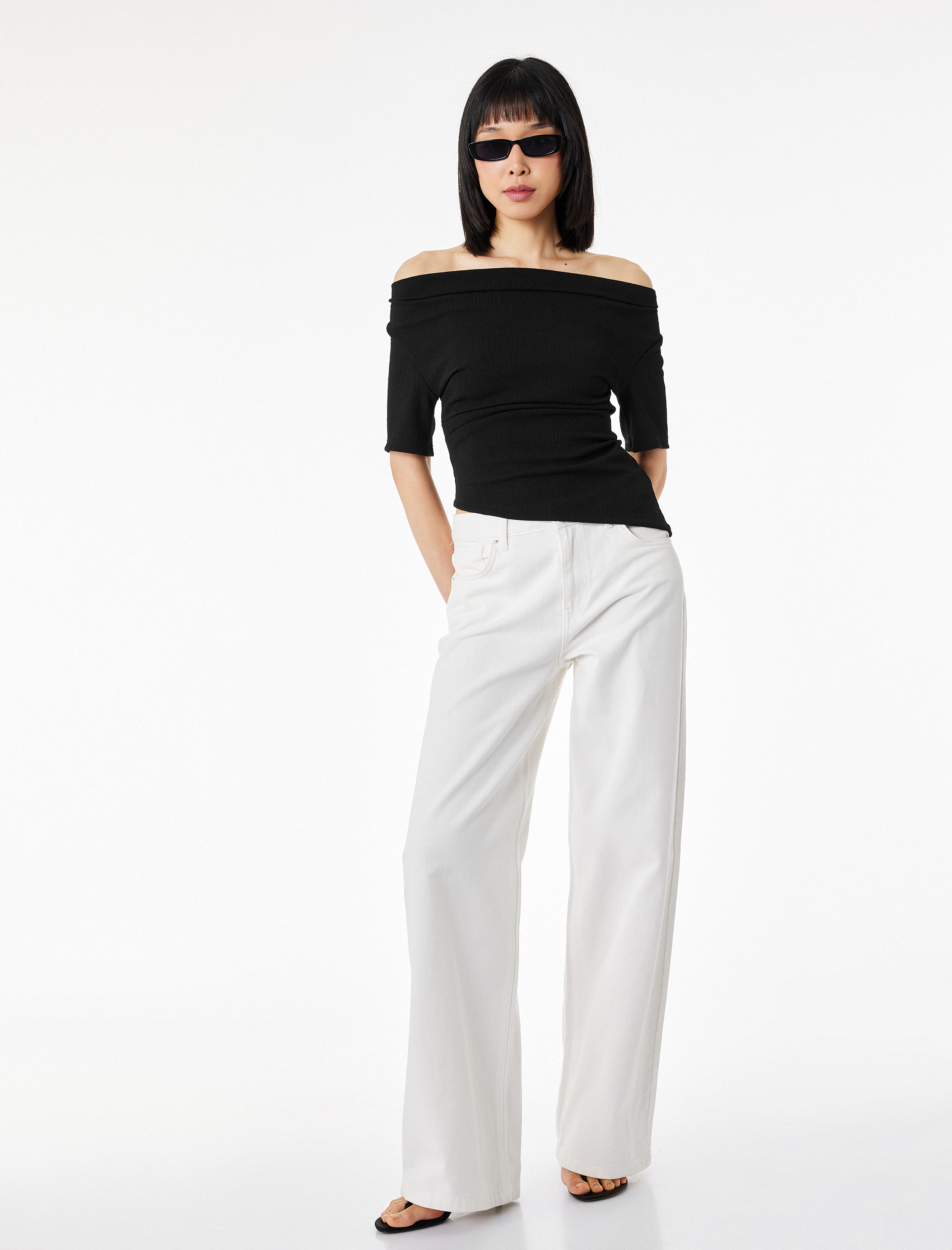 Krep Kumaş Slim Fit Kısa Kollu Degaje Yaka Asimetrik Tişört - Görsel 2