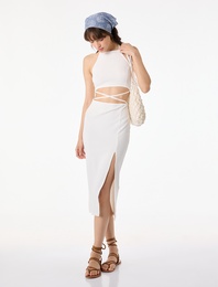 Slim Fit Kolsuz Pencere Detaylı Midi Halter Yaka Elbise