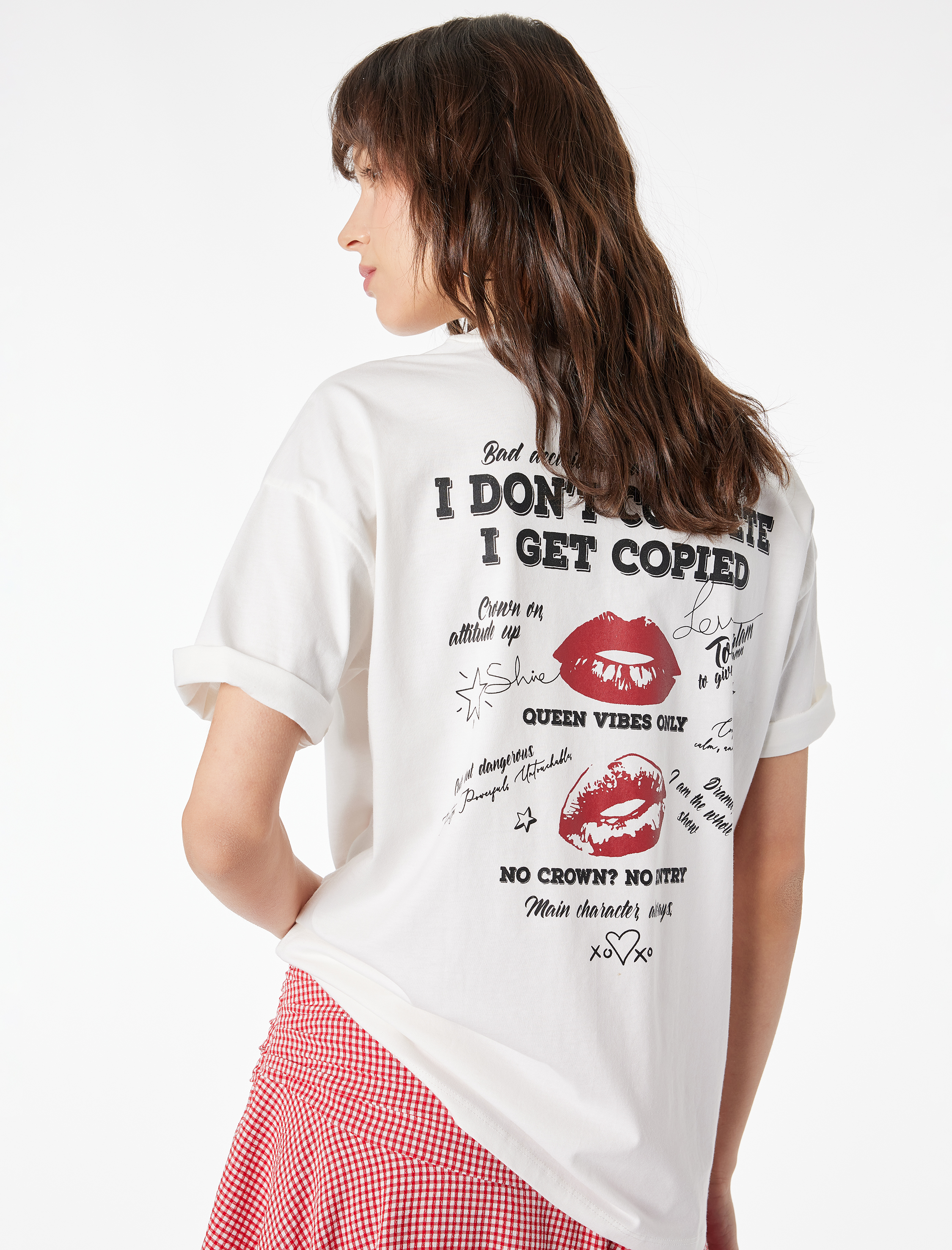 Bisiklet Yaka Rahat Kalıp Kısa Kollu Arkası Baskılı Pamuklu Tişört - Görsel 3