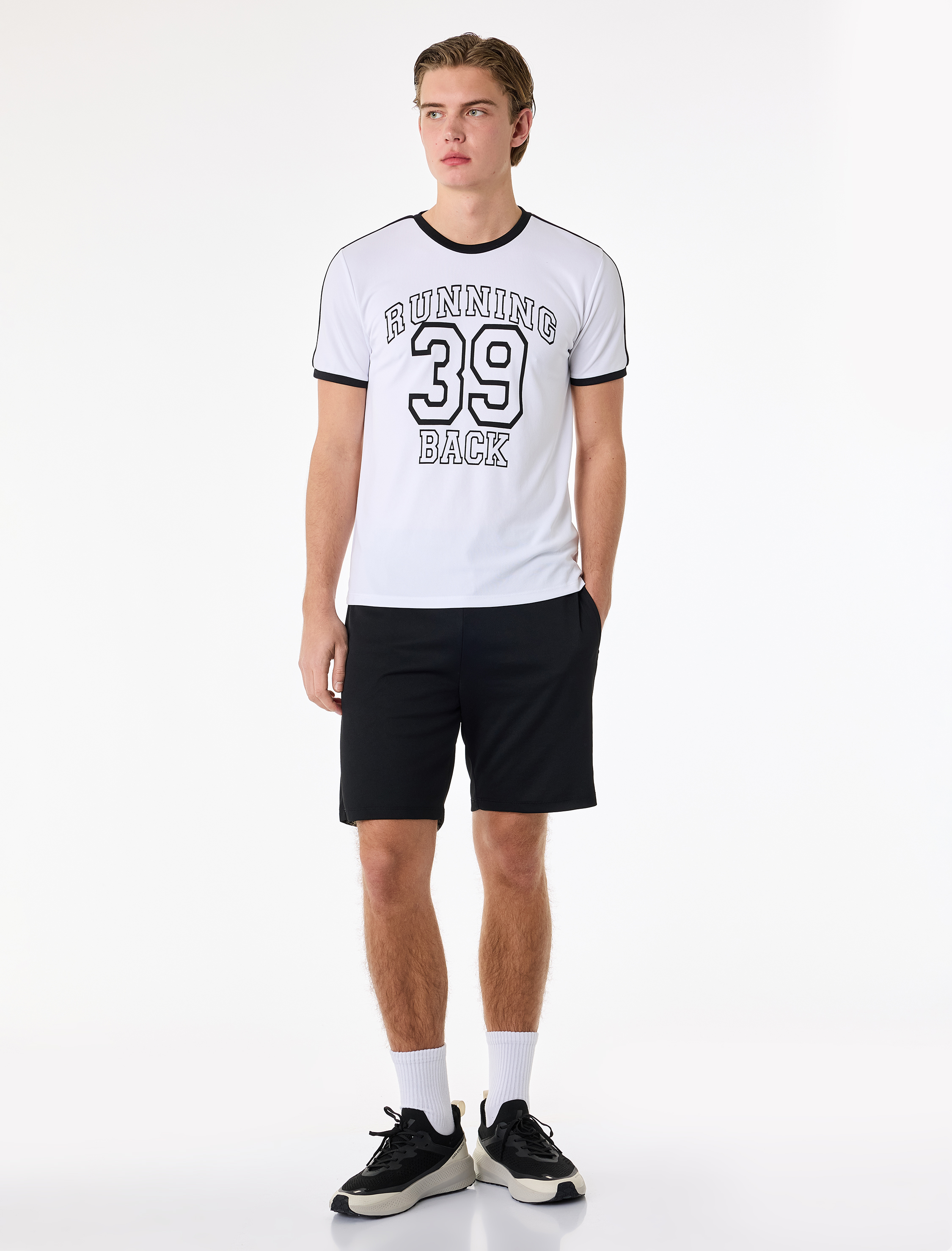   Rahat Kalıp Kısa Kollu Biyeli Bisiklet Yaka Baskılı Spor Tişört