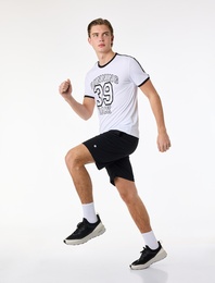 Rahat Kalıp Kısa Kollu Biyeli Bisiklet Yaka Baskılı Spor Tişört